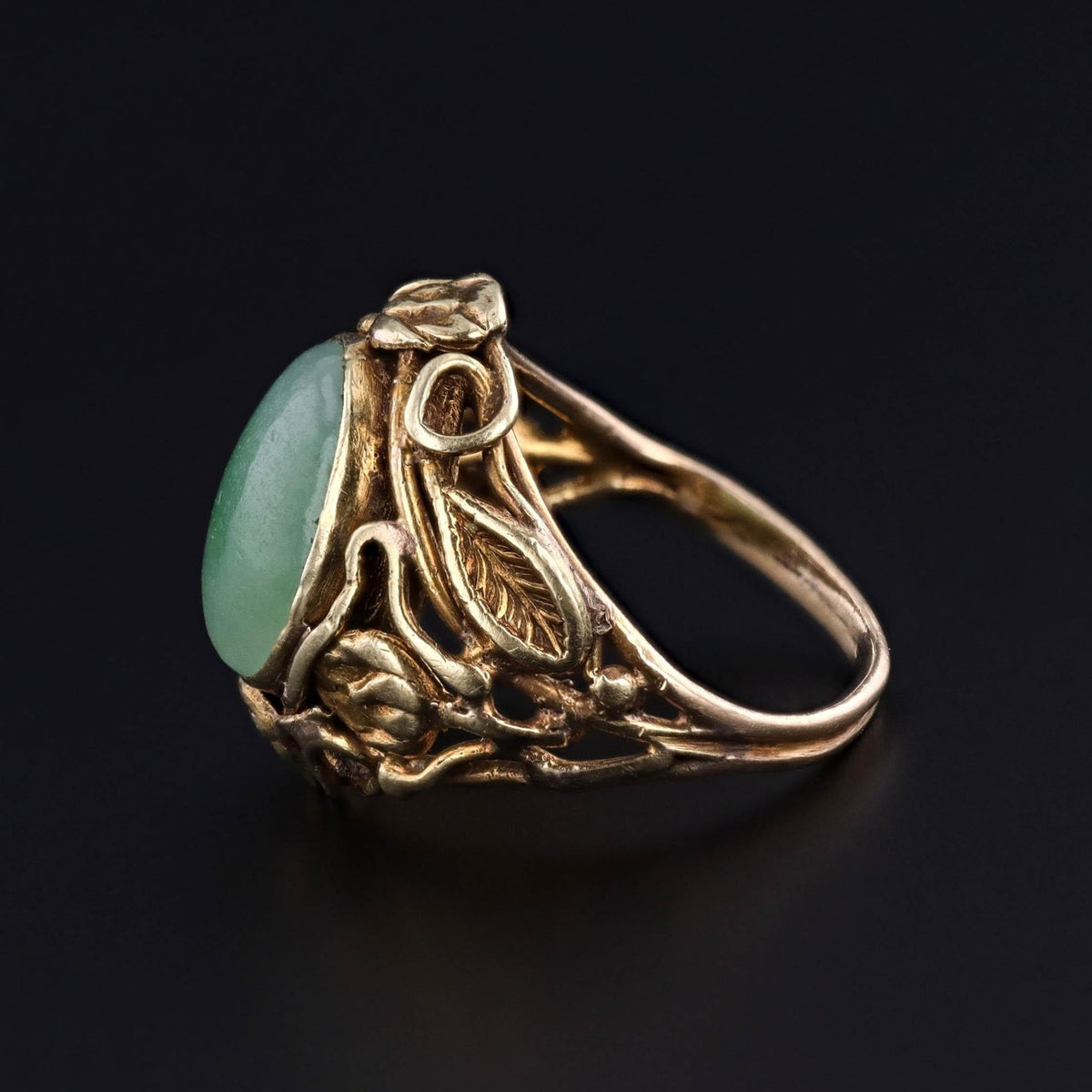 Art Nouveau Jade Ring of 14k Gold - Trademark Antiques