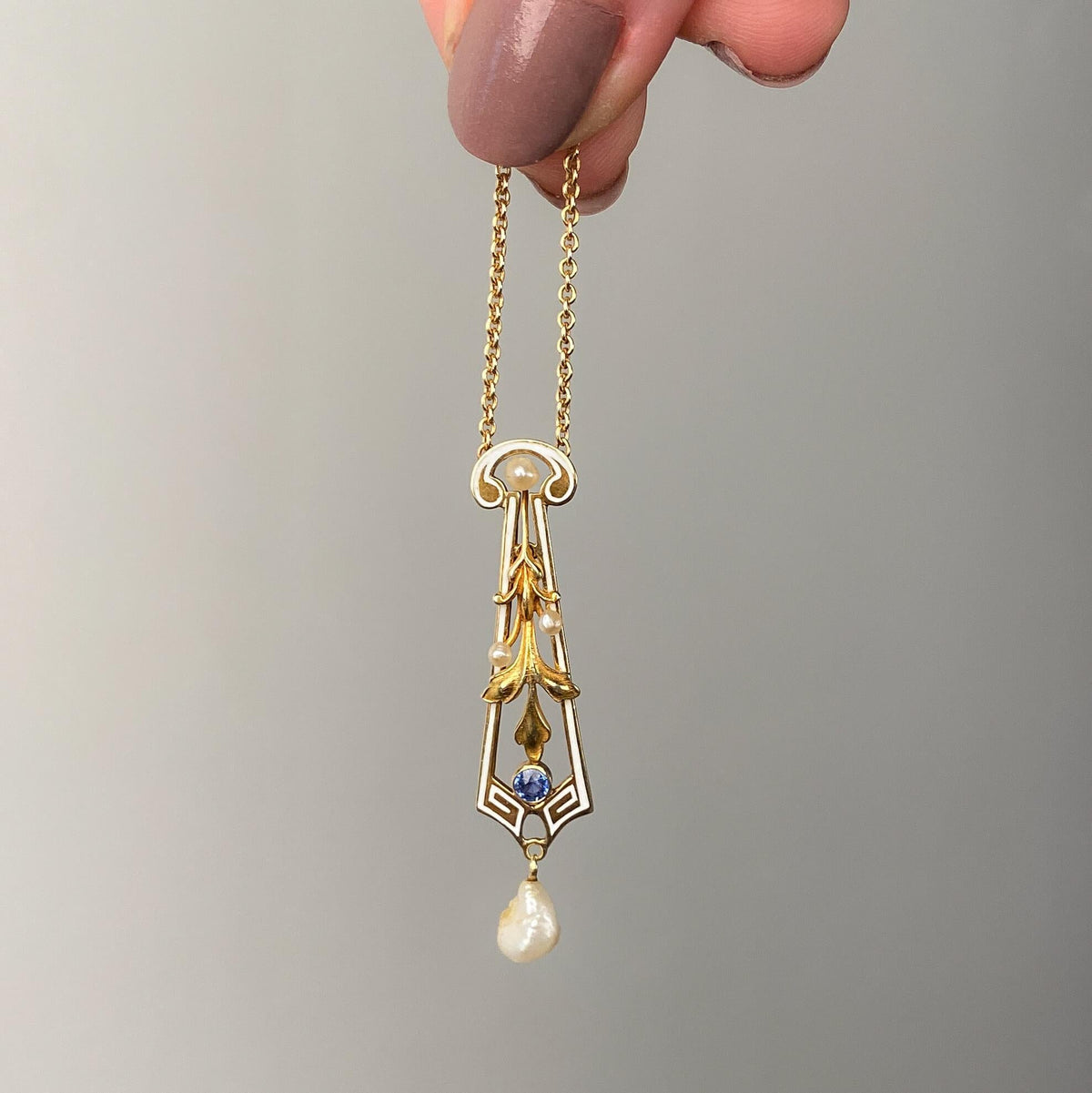 Art Nouveau Necklace of 14k Gold - Trademark Antiques