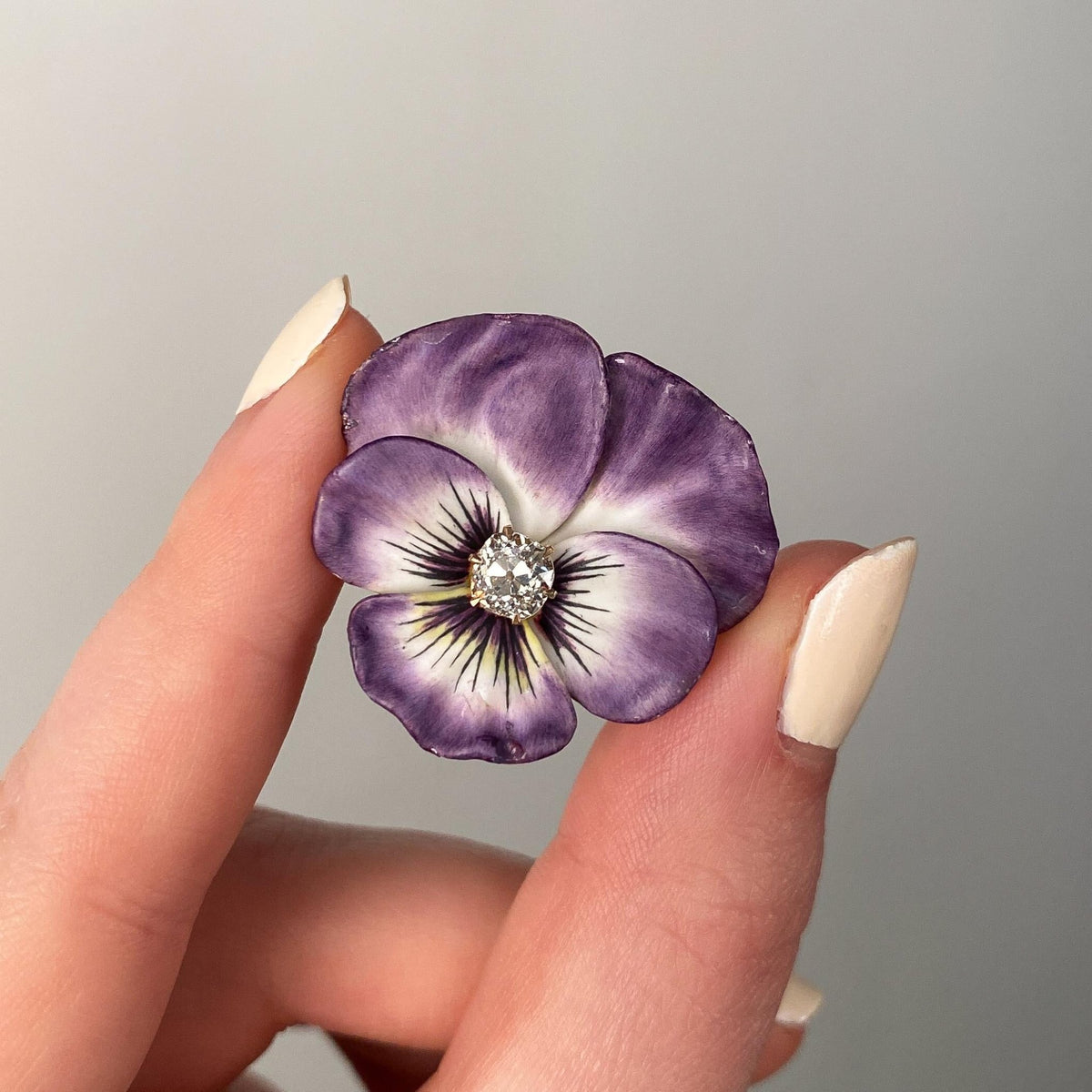 Art Nouveau Pansy Brooch of 14k Gold - Trademark Antiques