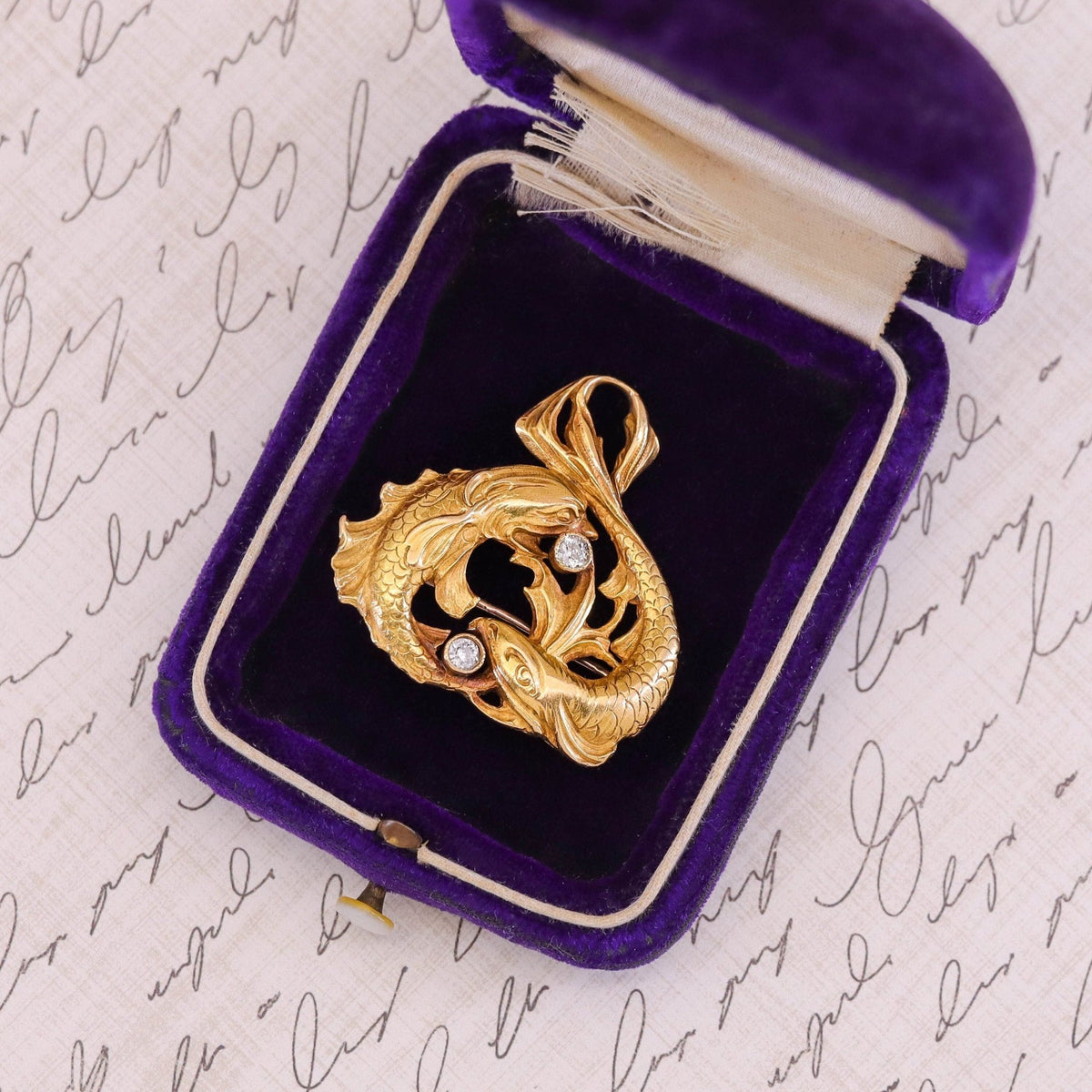 Art Nouveau Pisces Fish Brooch of 18k Gold - Trademark Antiques