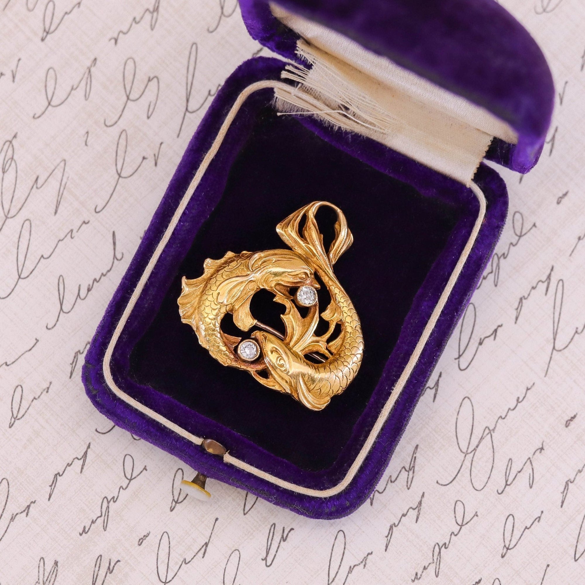Art Nouveau Pisces Fish Brooch of 18k Gold - Trademark Antiques