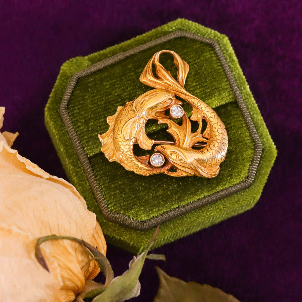 Art Nouveau Pisces Fish Brooch of 18k Gold - Trademark Antiques