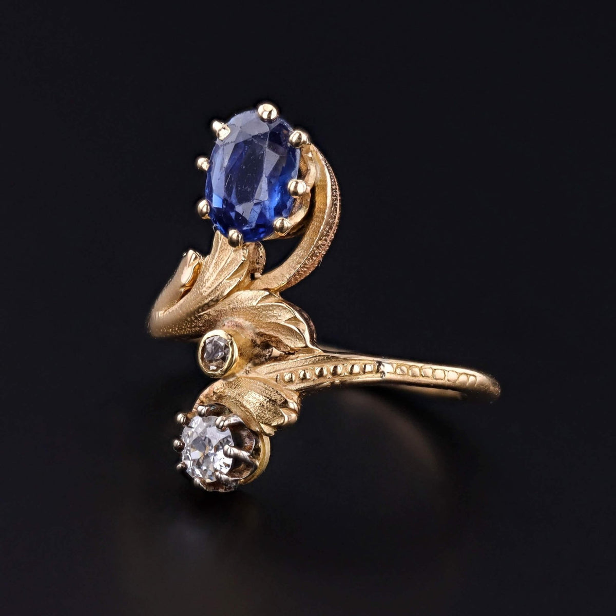 Art Nouveau Sapphire and Diamond Ring of 18k Gold - Trademark Antiques
