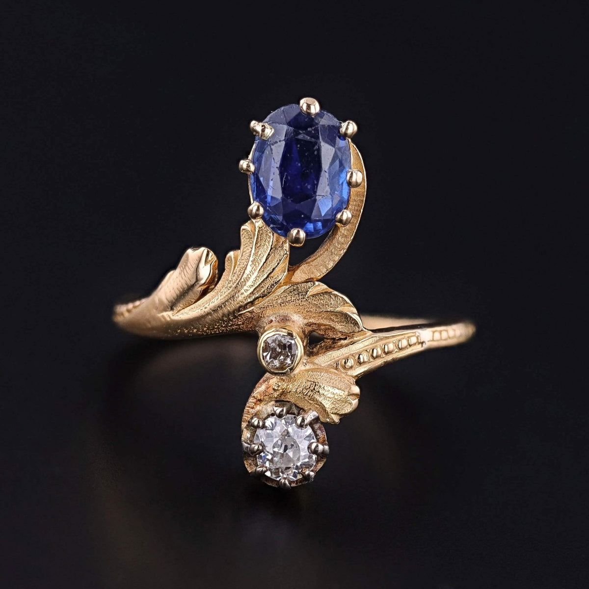 Art Nouveau Sapphire and Diamond Ring of 18k Gold - Trademark Antiques
