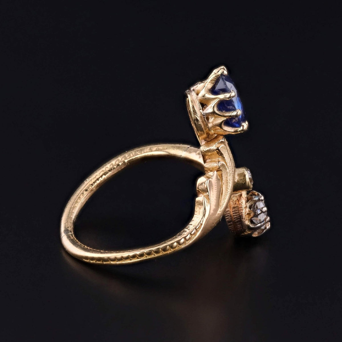 Art Nouveau Sapphire and Diamond Ring of 18k Gold - Trademark Antiques