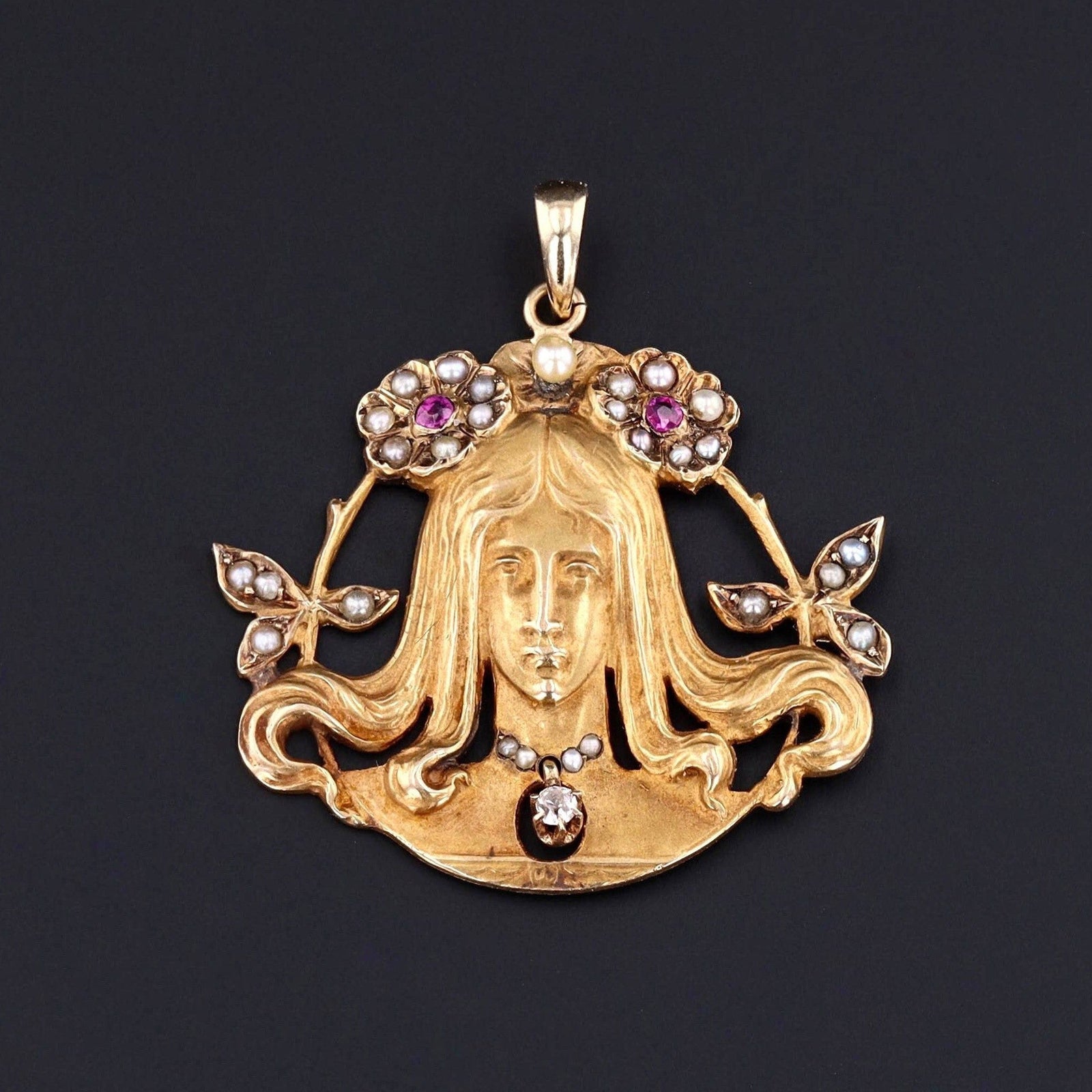 Art Nouveau Woman Pendant of 14k Gold - Trademark Antiques
