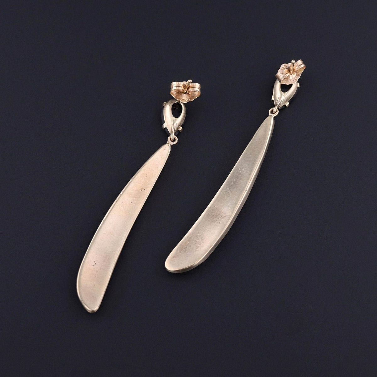 Banded Agate and Onyx Earrings of 14k Gold - Trademark Antiques