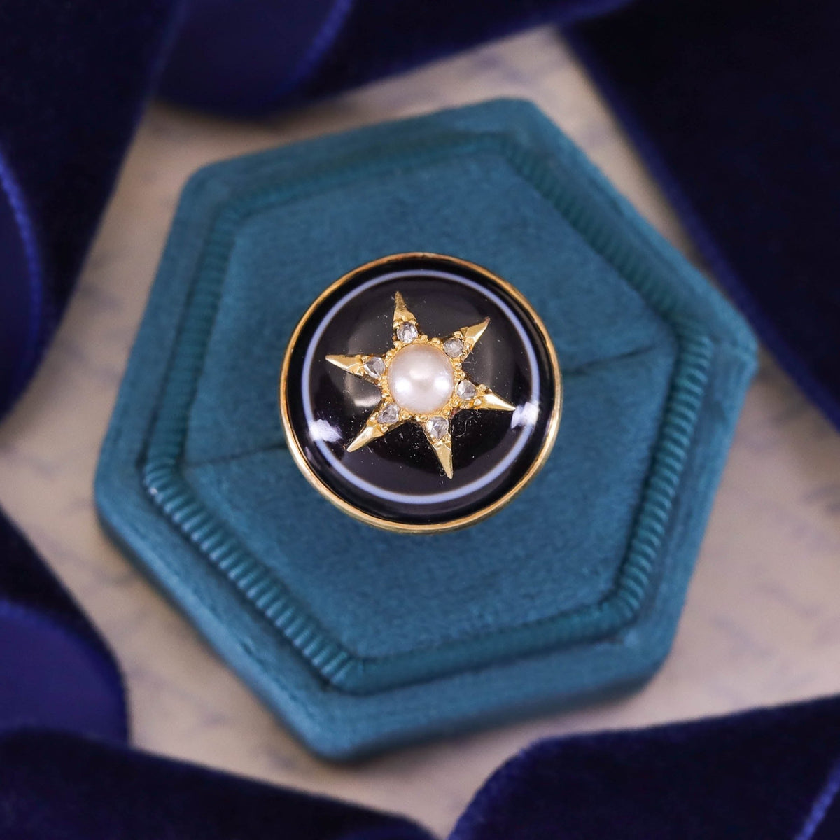 Banded Agate Star Ring of 14k Gold - Trademark Antiques