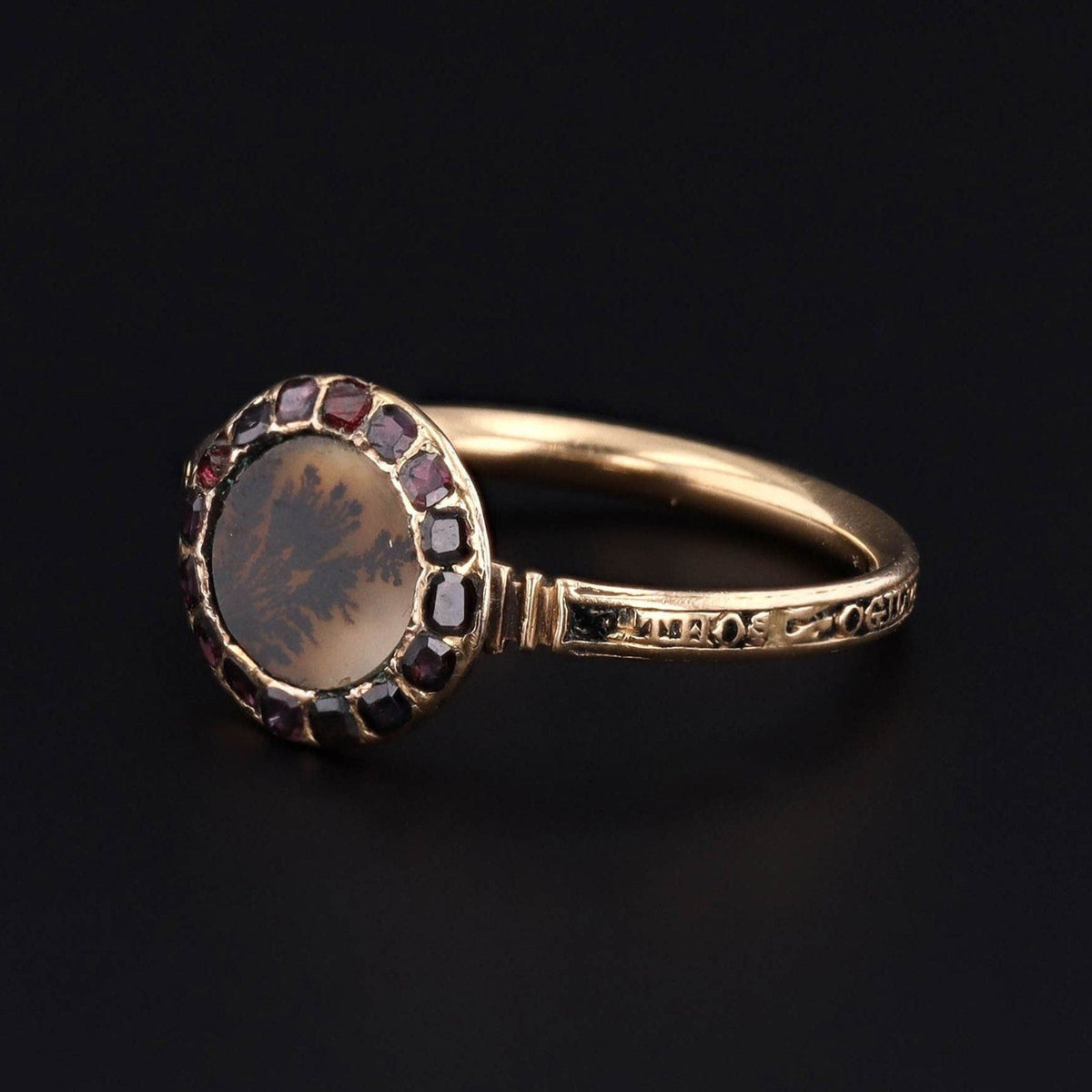 Georgian Dendritic Agate and Garnet Mourning Ring of 18k Gold - Trademark Antiques