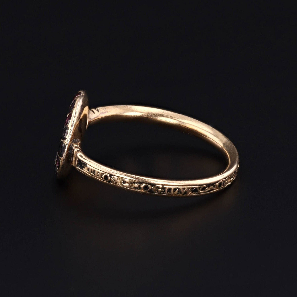 Georgian Dendritic Agate and Garnet Mourning Ring of 18k Gold - Trademark Antiques