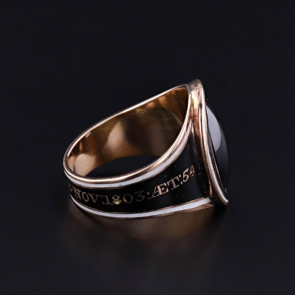 Georgian Garnet Mourning Ring of 18k Gold - Trademark Antiques