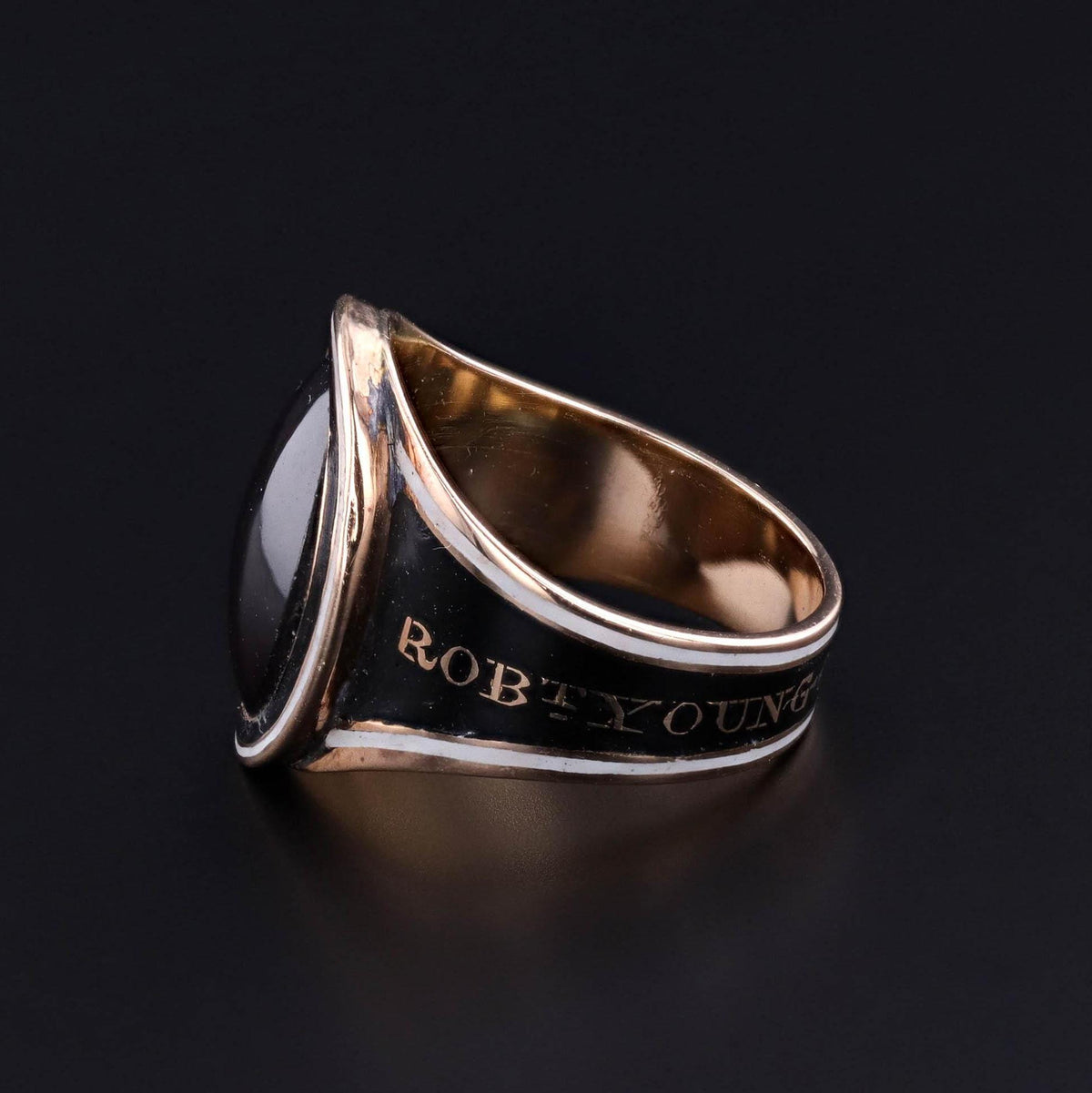 Georgian Garnet Mourning Ring of 18k Gold - Trademark Antiques