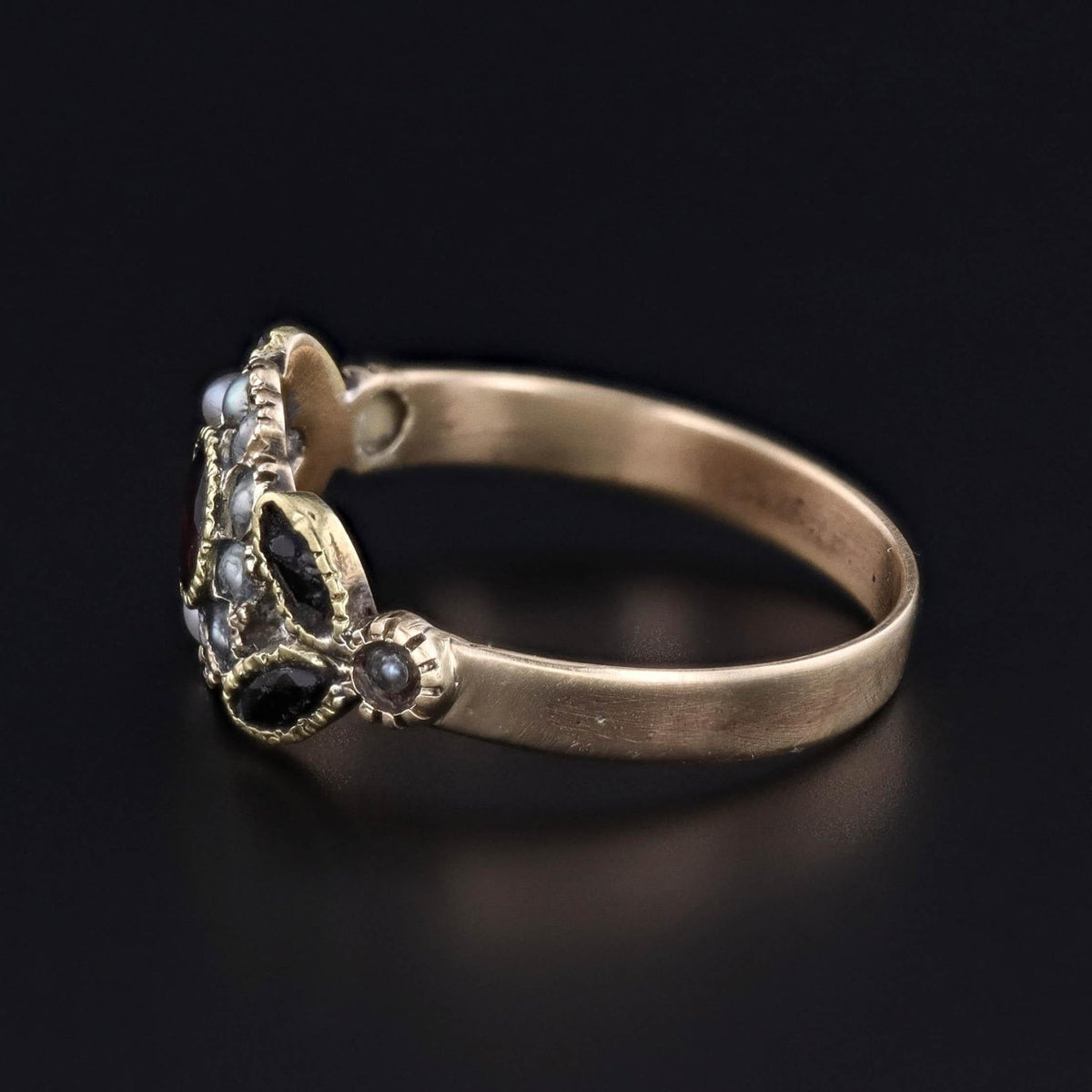 Georgian Garnet Ring of 14k Gold - Trademark Antiques