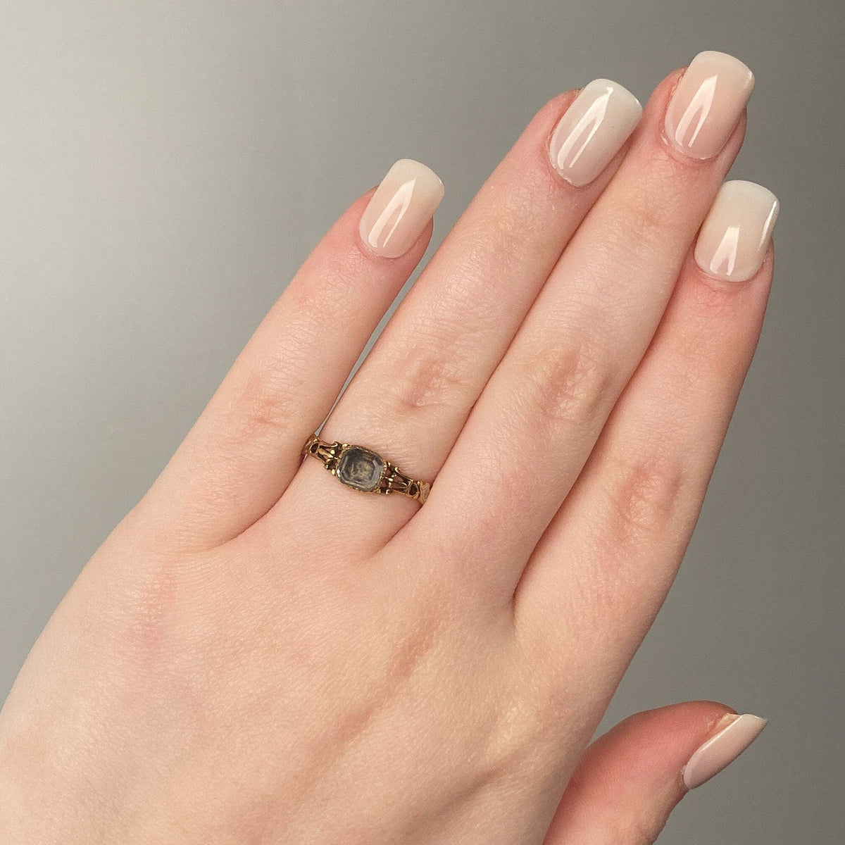 Georgian Memento Mori Ring of 18k Gold - Trademark Antiques