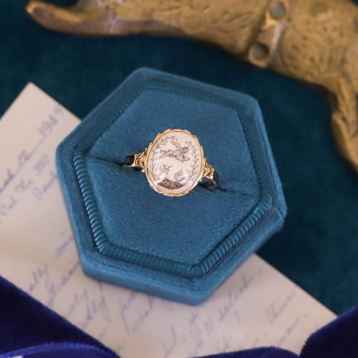 Georgian Mourning Ring of 18k Gold - Trademark Antiques