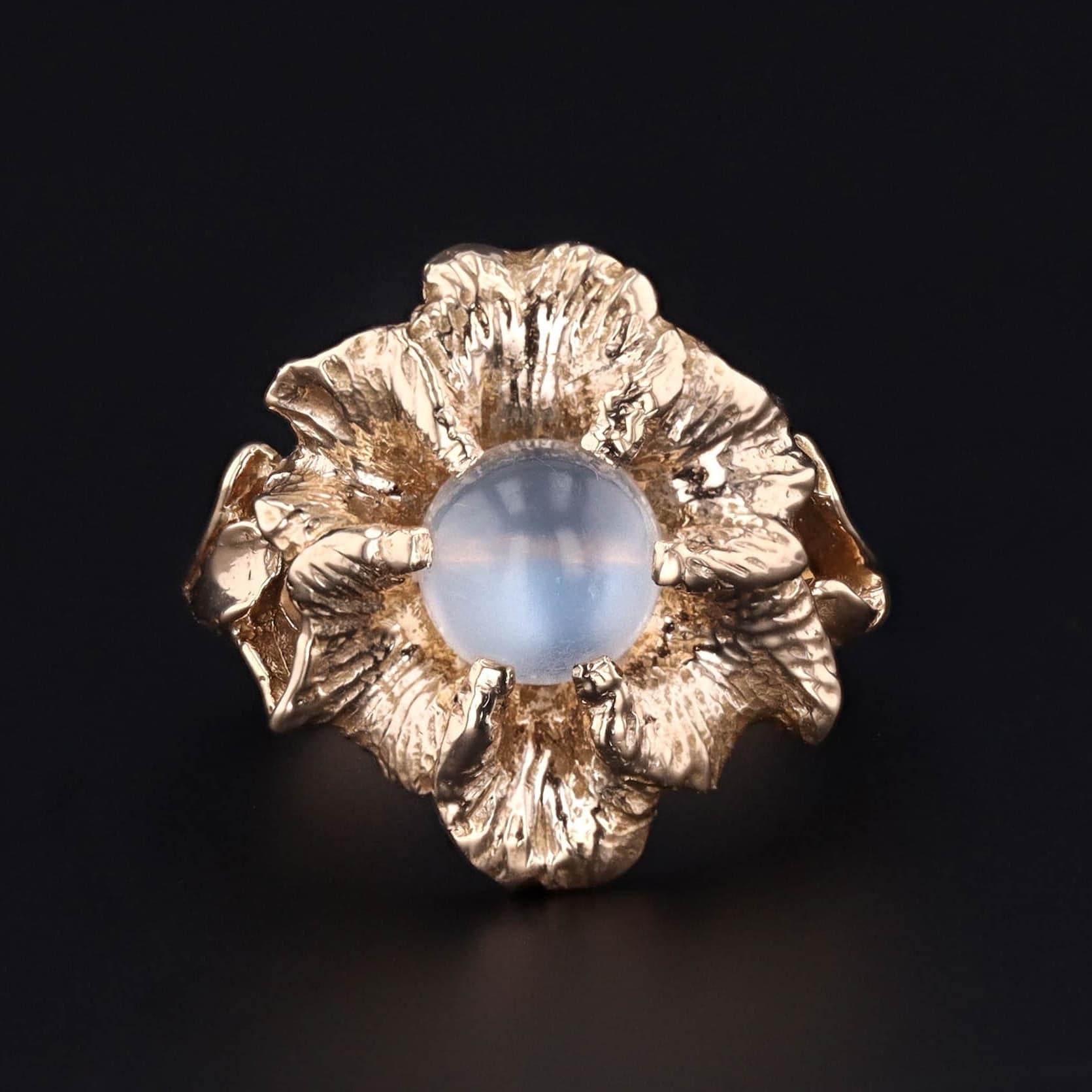 Vintage Moonstone Ring of 14k Gold