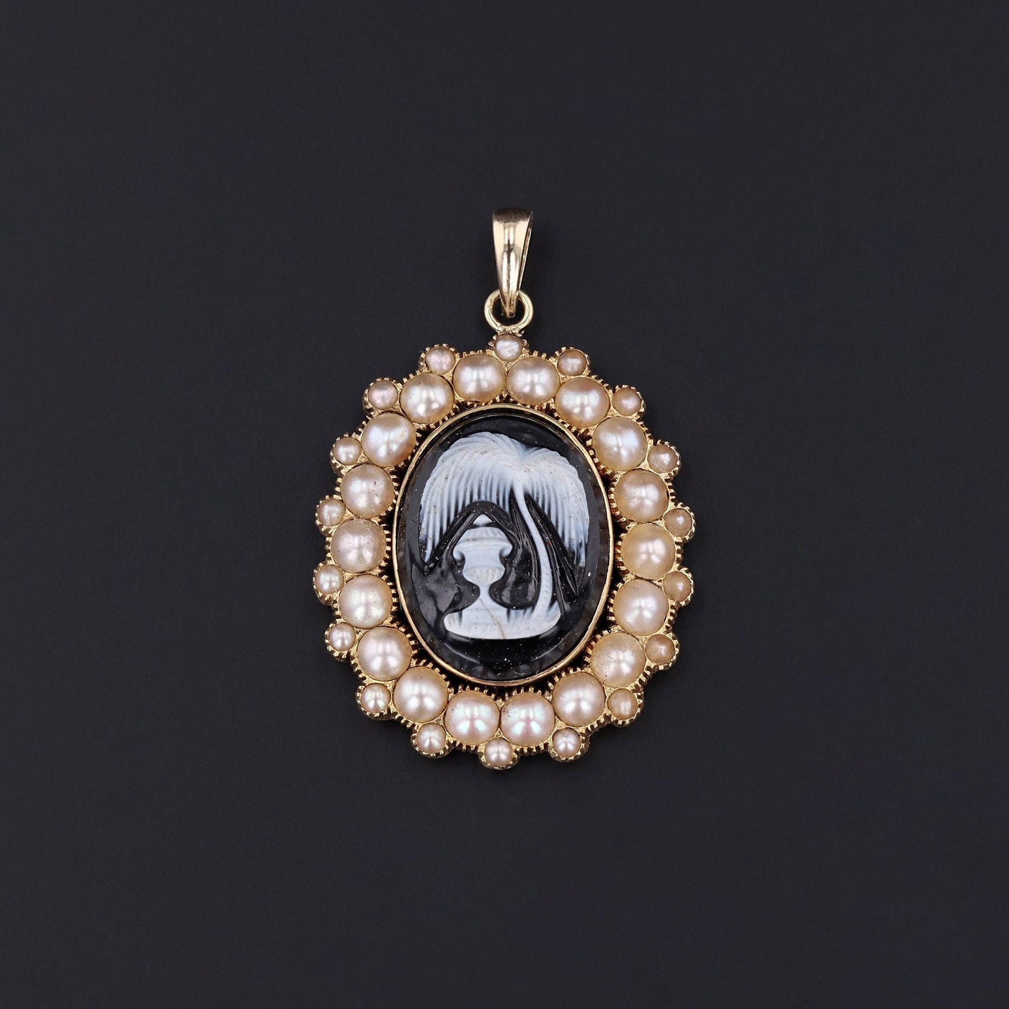 Victorian Mourning Pendant of 14k Gold