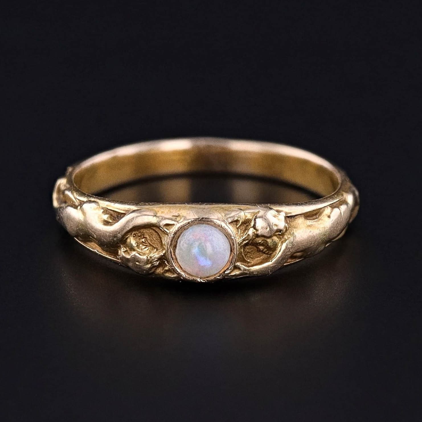 Antique Figural Opal Ring of 14k Gold