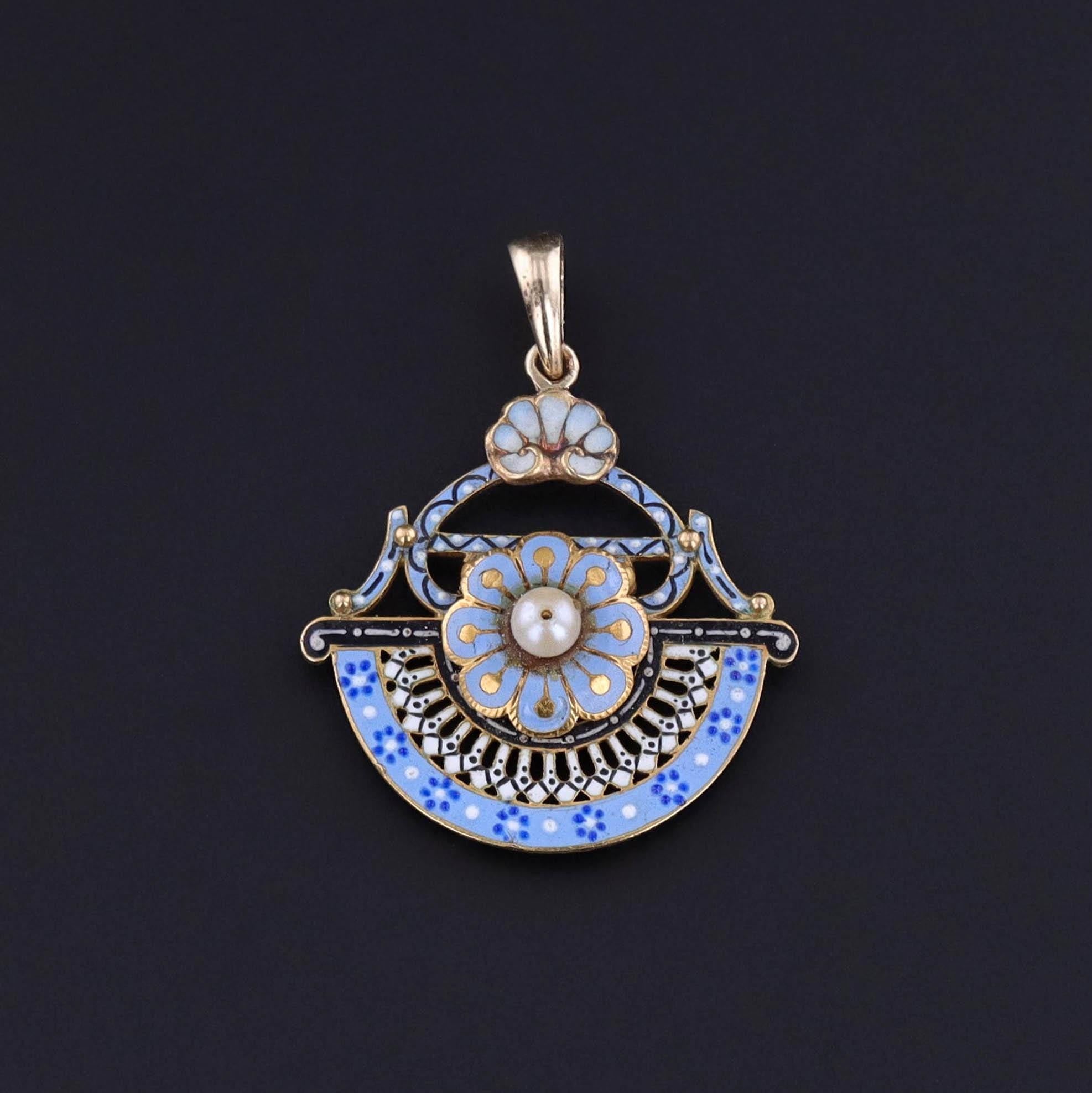 Antique Renaissance Revival Pendant of 18k Gold