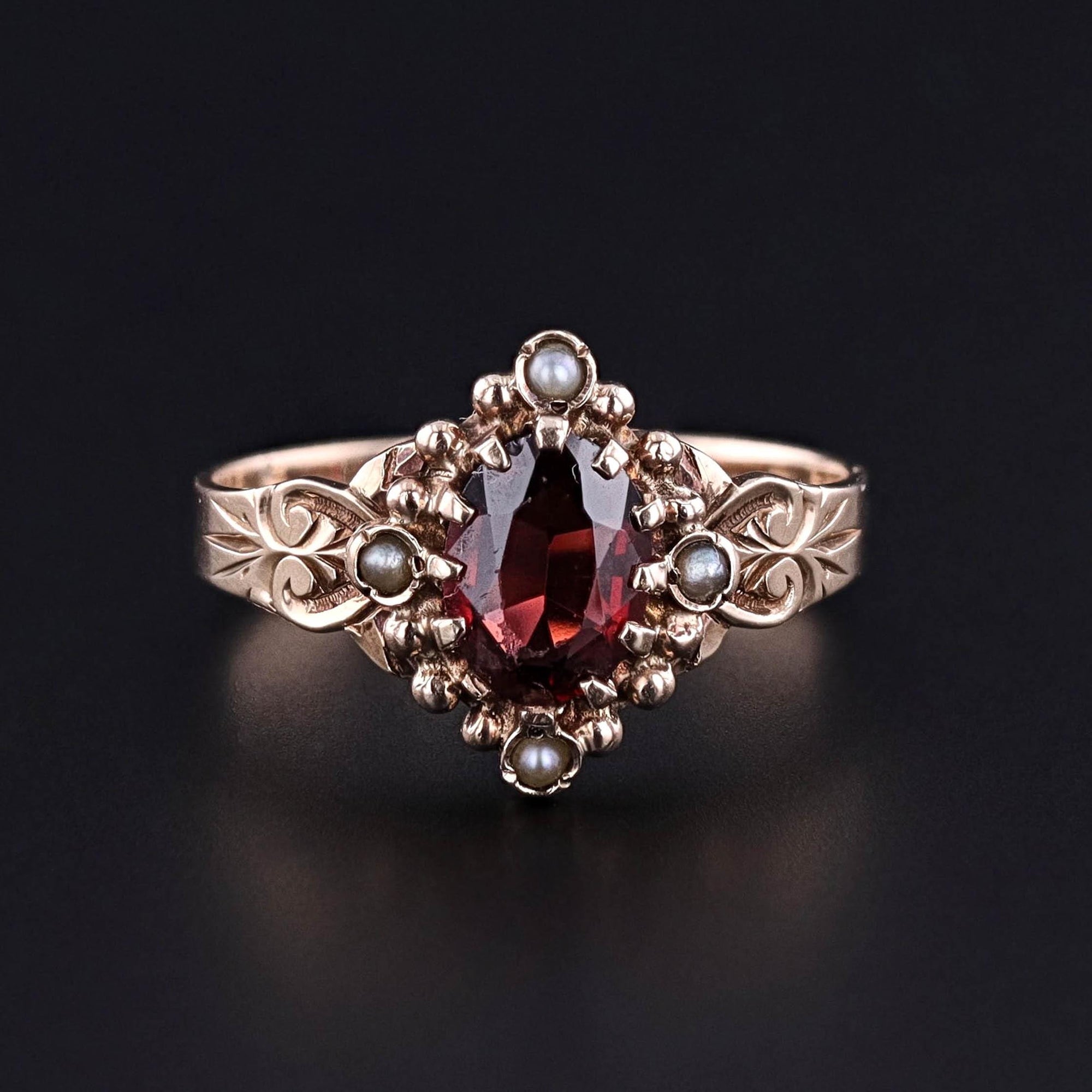 Antique Garnet and Pearl Ring of 10k Gold