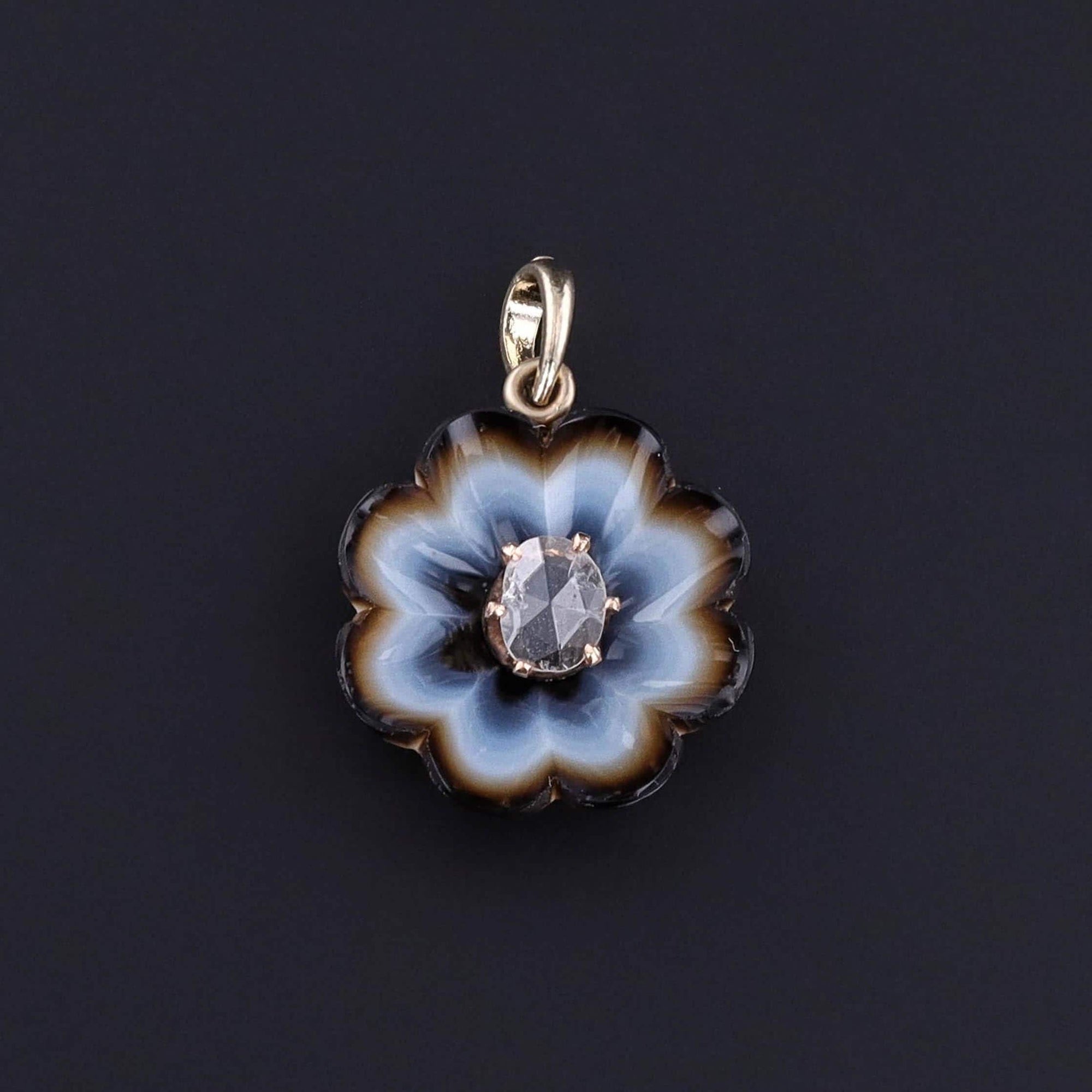 Antique Banded Agate Flower Pendant of 12ct Gold