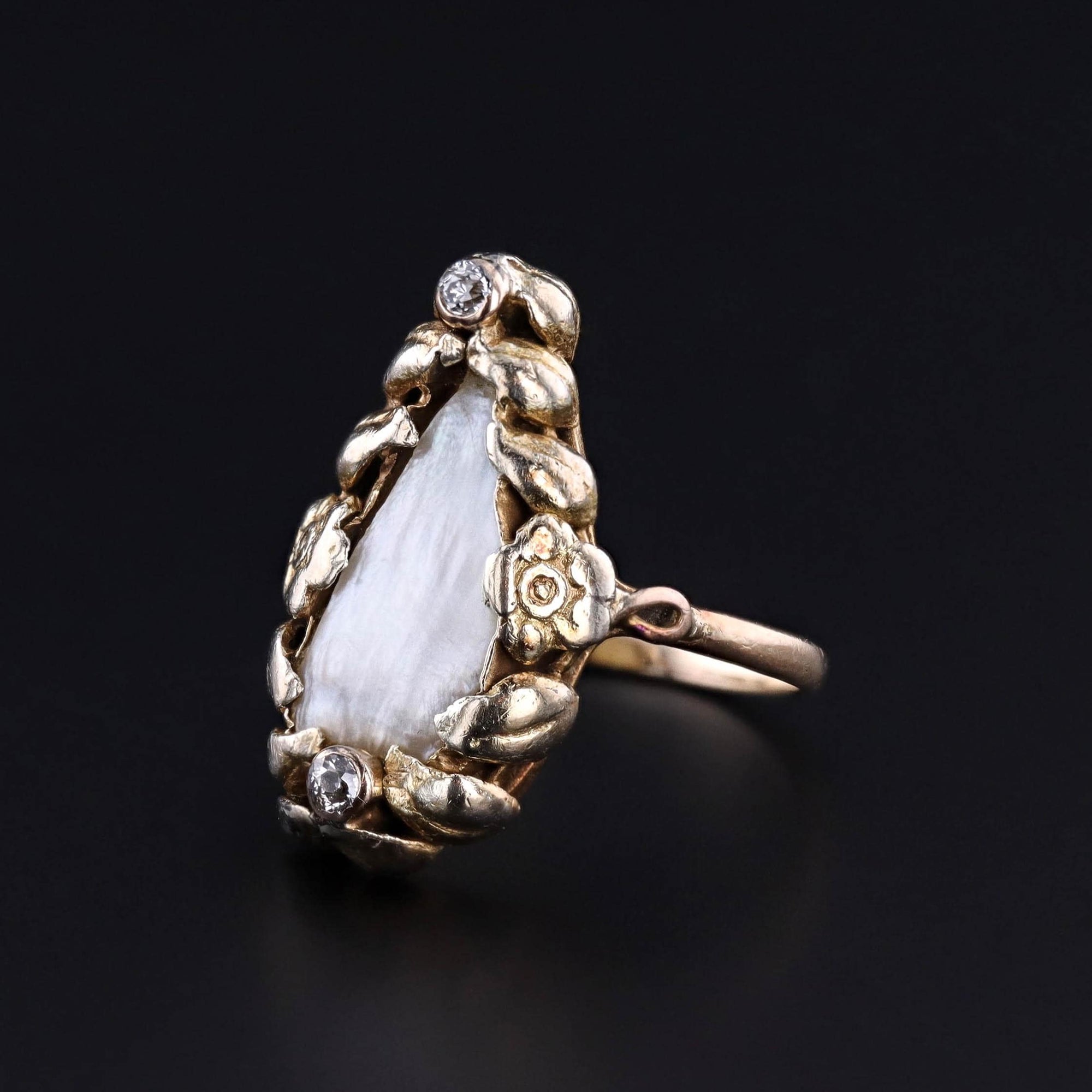 Art Nouveau Pearl Ring of 14k Gold