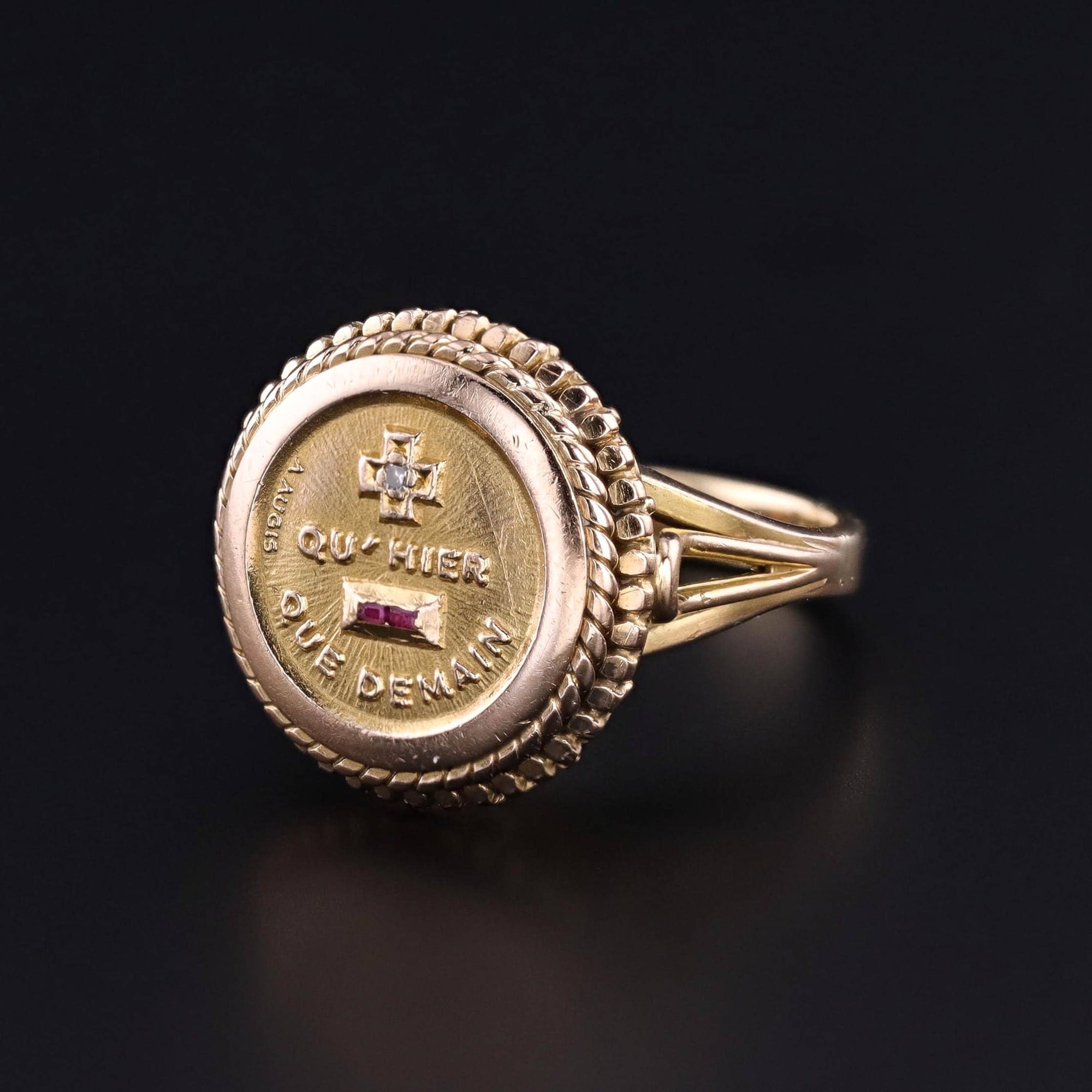 Vintage Qu'hier Que Demain Ring of 18k Gold