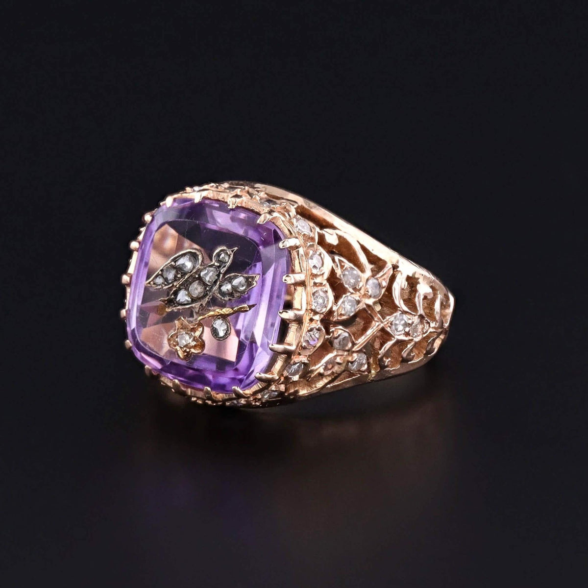 Victorian Amethyst and Bird Ring of 18k Gold - Trademark Antiques