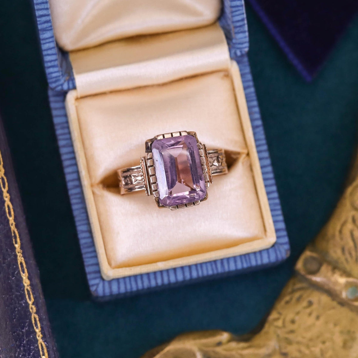 Victorian Amethyst Ring of 8ct Gold - Trademark Antiques