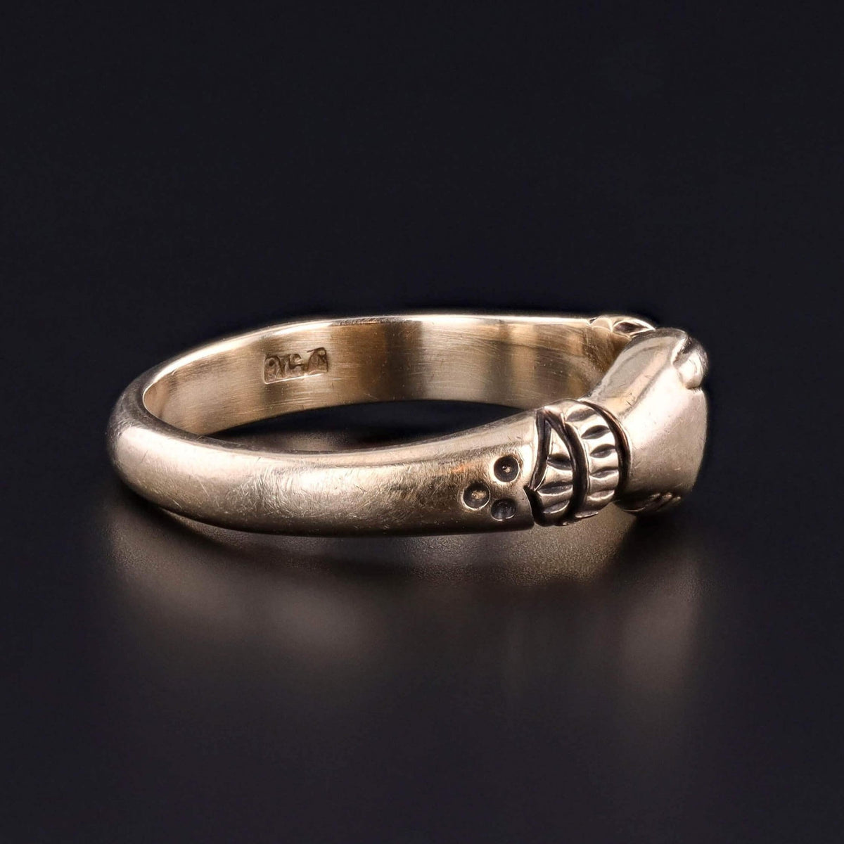 Victorian Fede Ring of 9ct Gold - Trademark Antiques