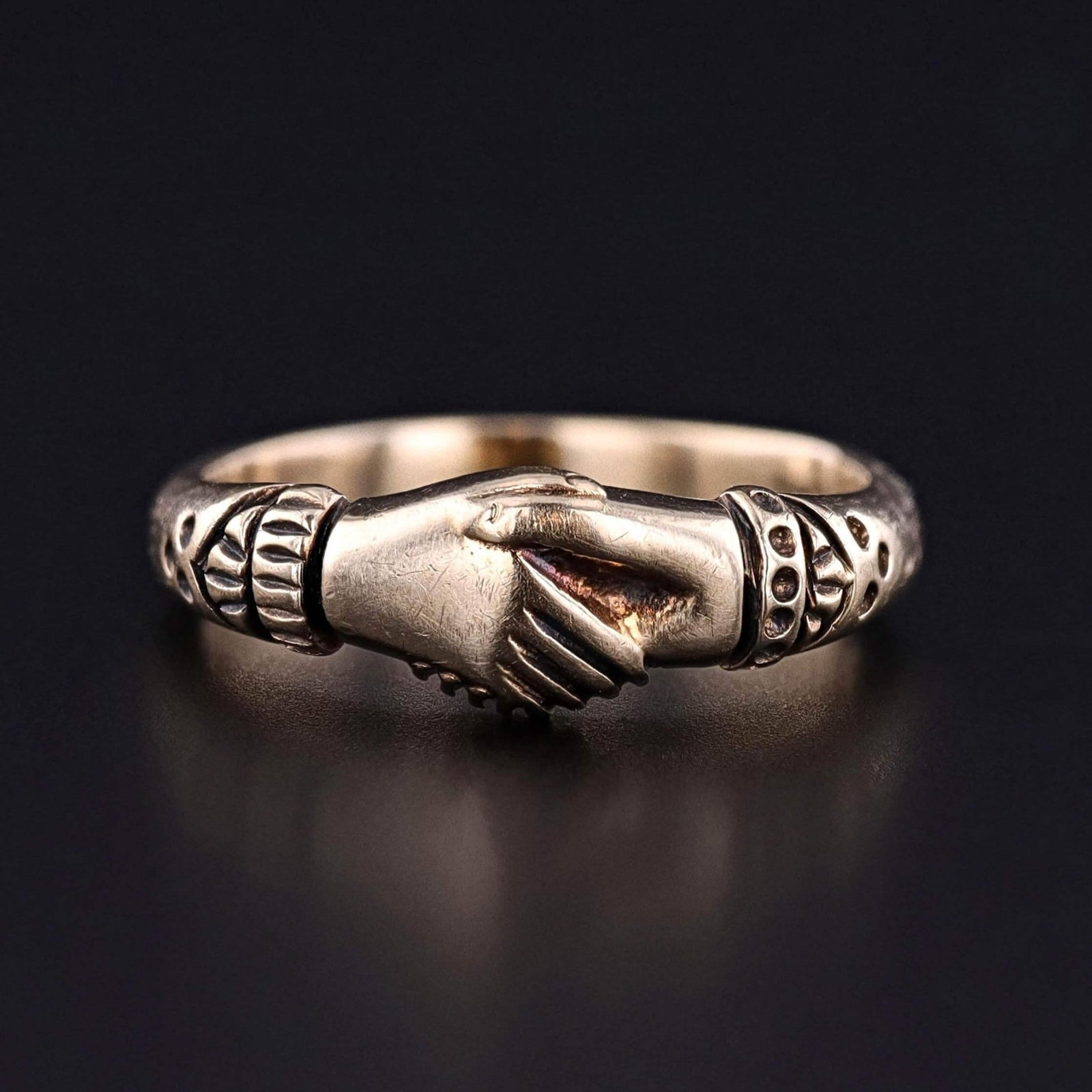 Victorian Fede Ring of 9ct Gold - Trademark Antiques