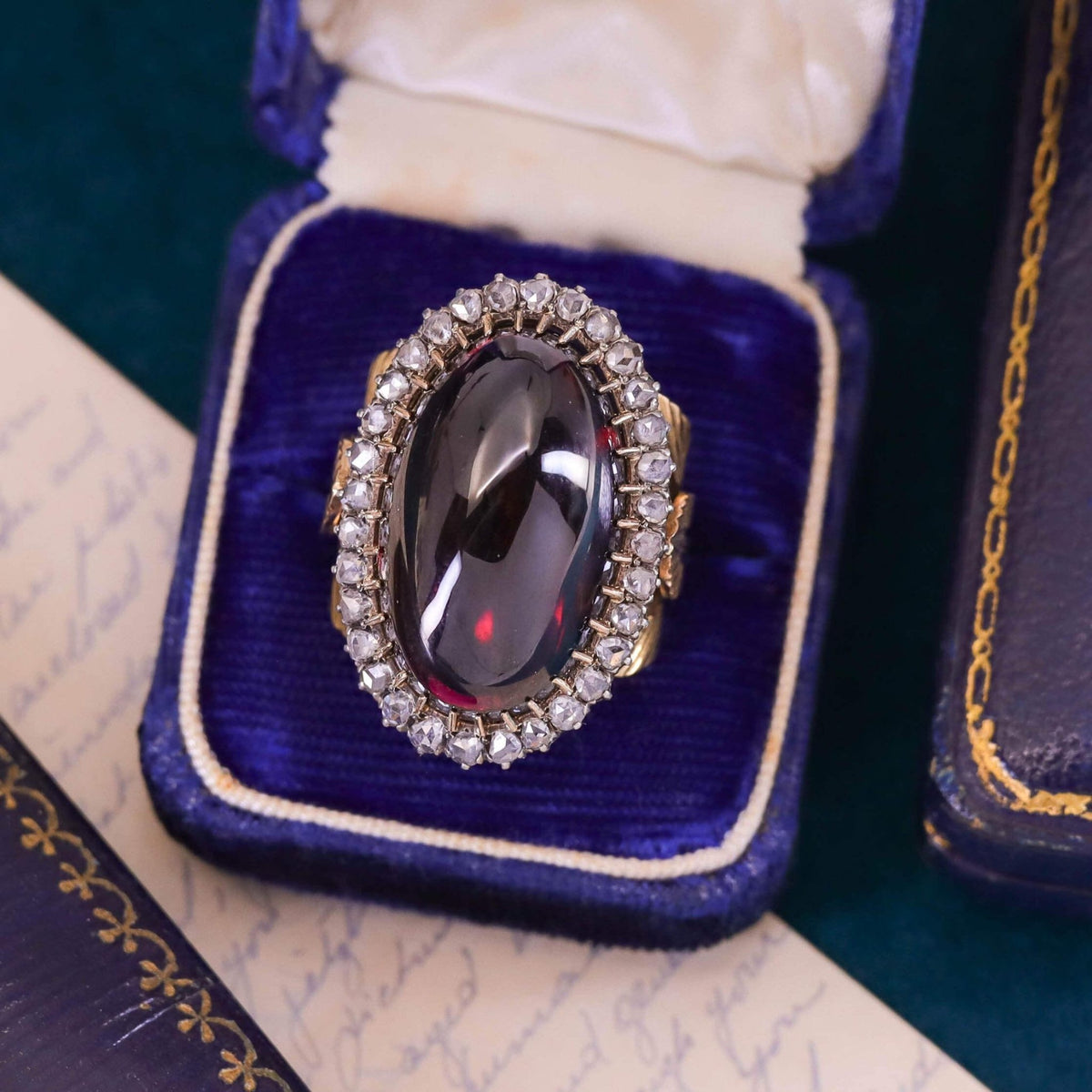 Victorian Garnet and Diamond Ring of 18k Gold - Trademark Antiques