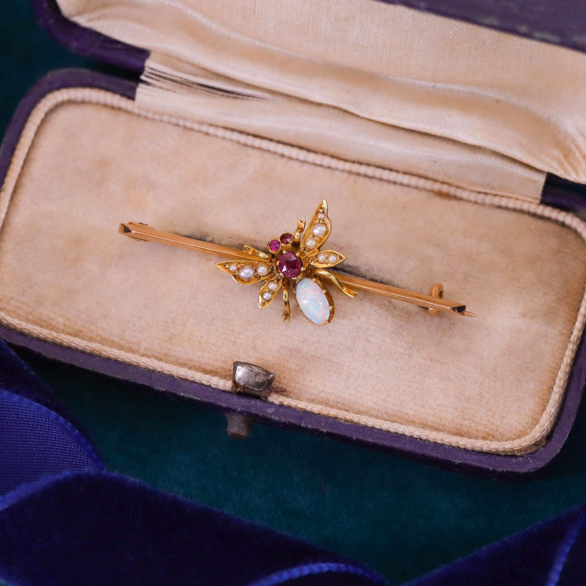 Victorian Insect Bar Pin of 15ct Gold - Trademark Antiques