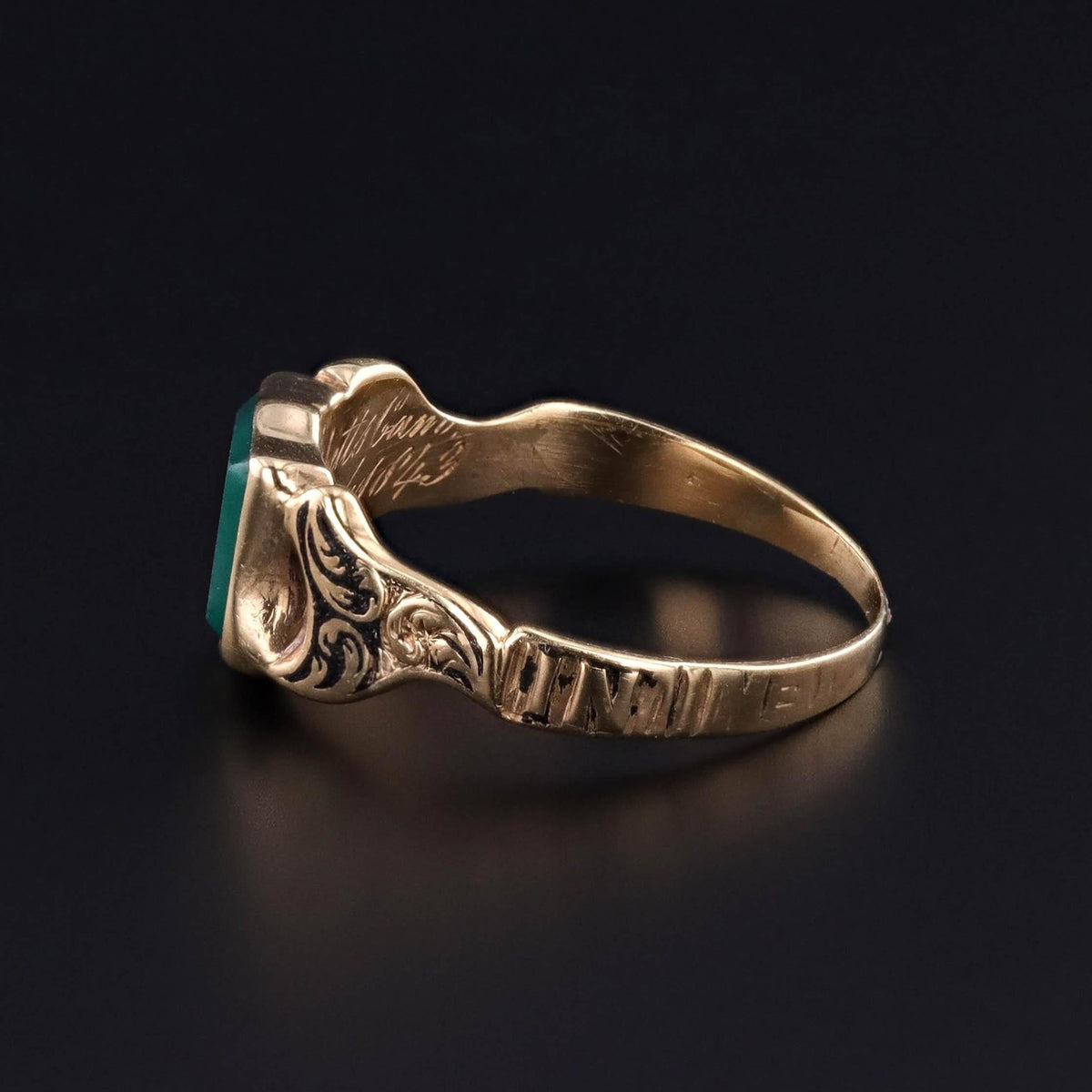 Victorian Mourning Ring of 18k Gold - Trademark Antiques