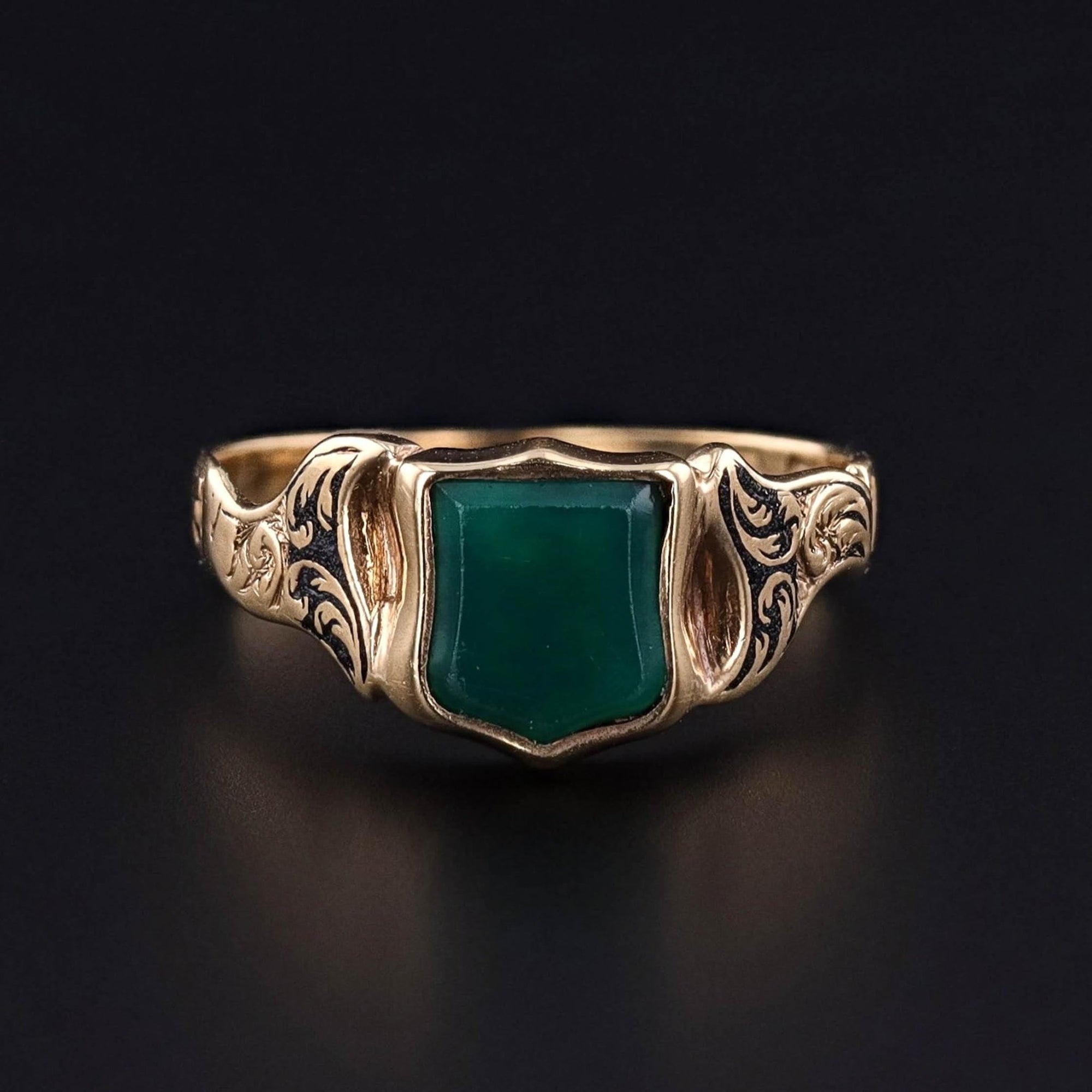 Victorian Mourning Ring of 18k Gold - Trademark Antiques