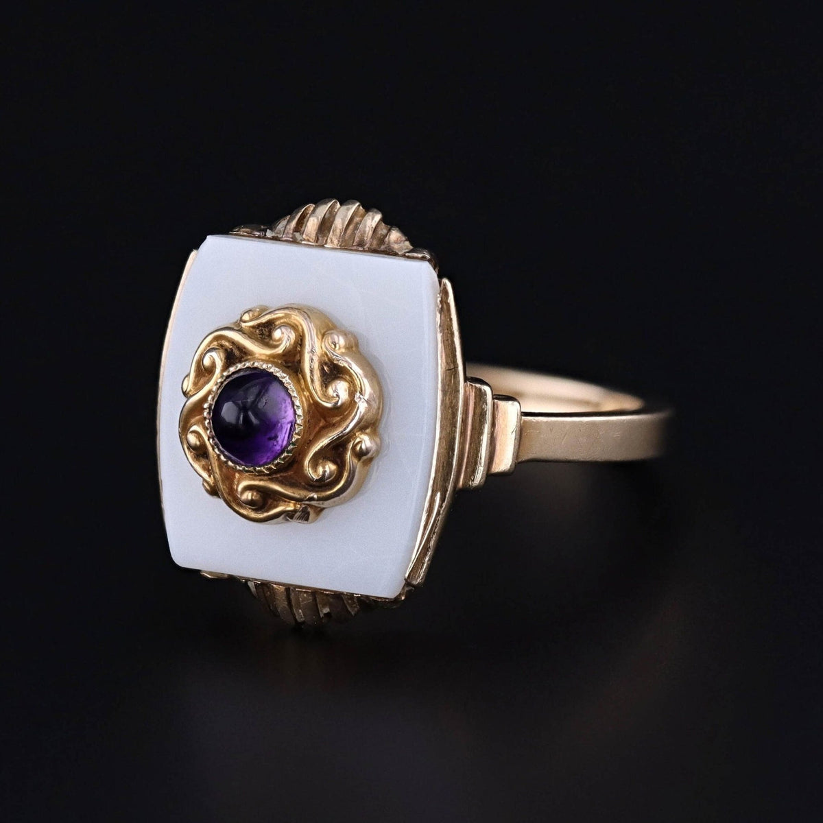 Vintage Amethyst and Agate Ring of 10k Gold - Trademark Antiques