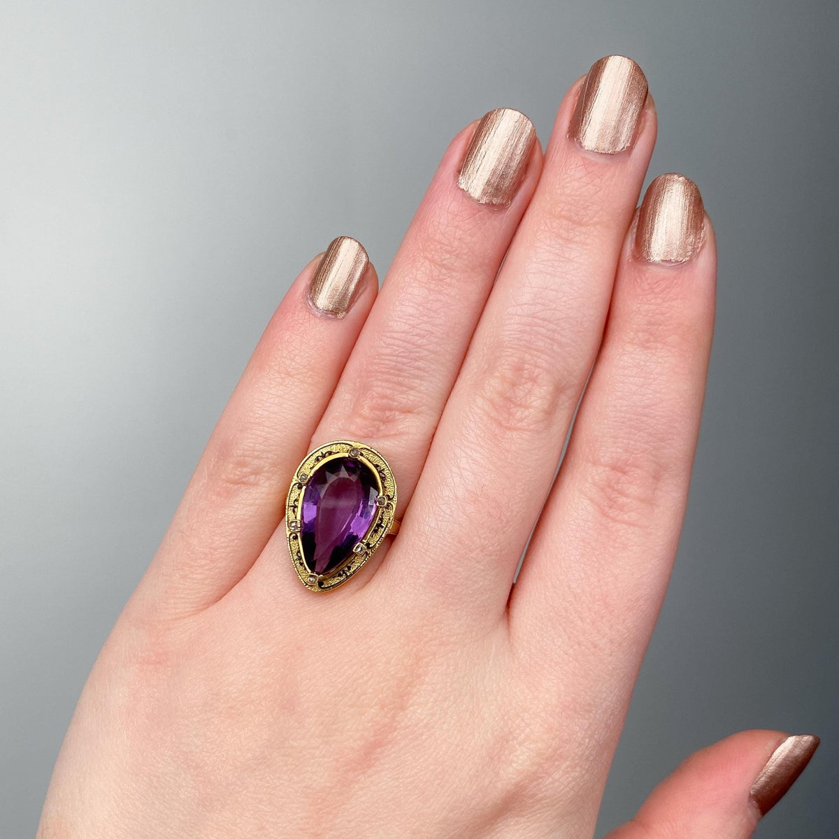 Vintage Amethyst &amp; Diamond Ring of 18k Gold - Trademark Antiques