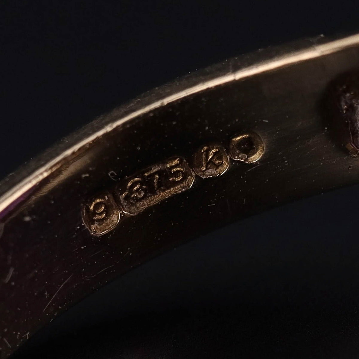 Vintage Amethyst Ring of 9ct Gold - Trademark Antiques