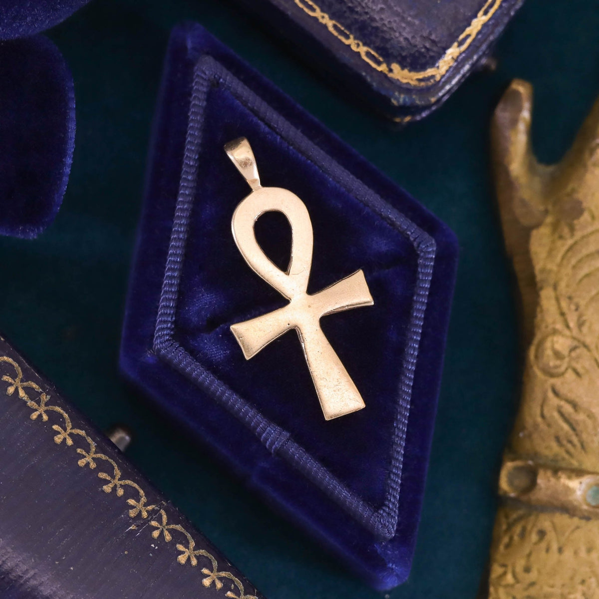 Vintage Ankh Pendant of 14k Gold - Trademark Antiques