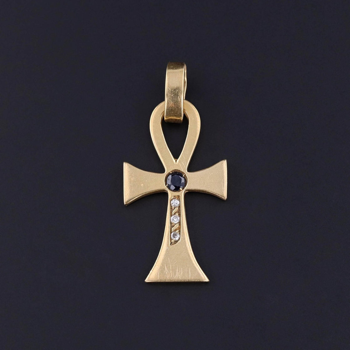 Vintage Ankh Pendant of 18k Gold - Trademark Antiques