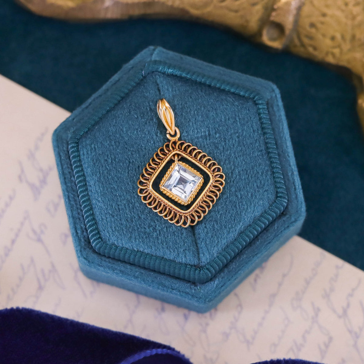 Vintage Aquamarine Pendant of 14k Gold - Trademark Antiques