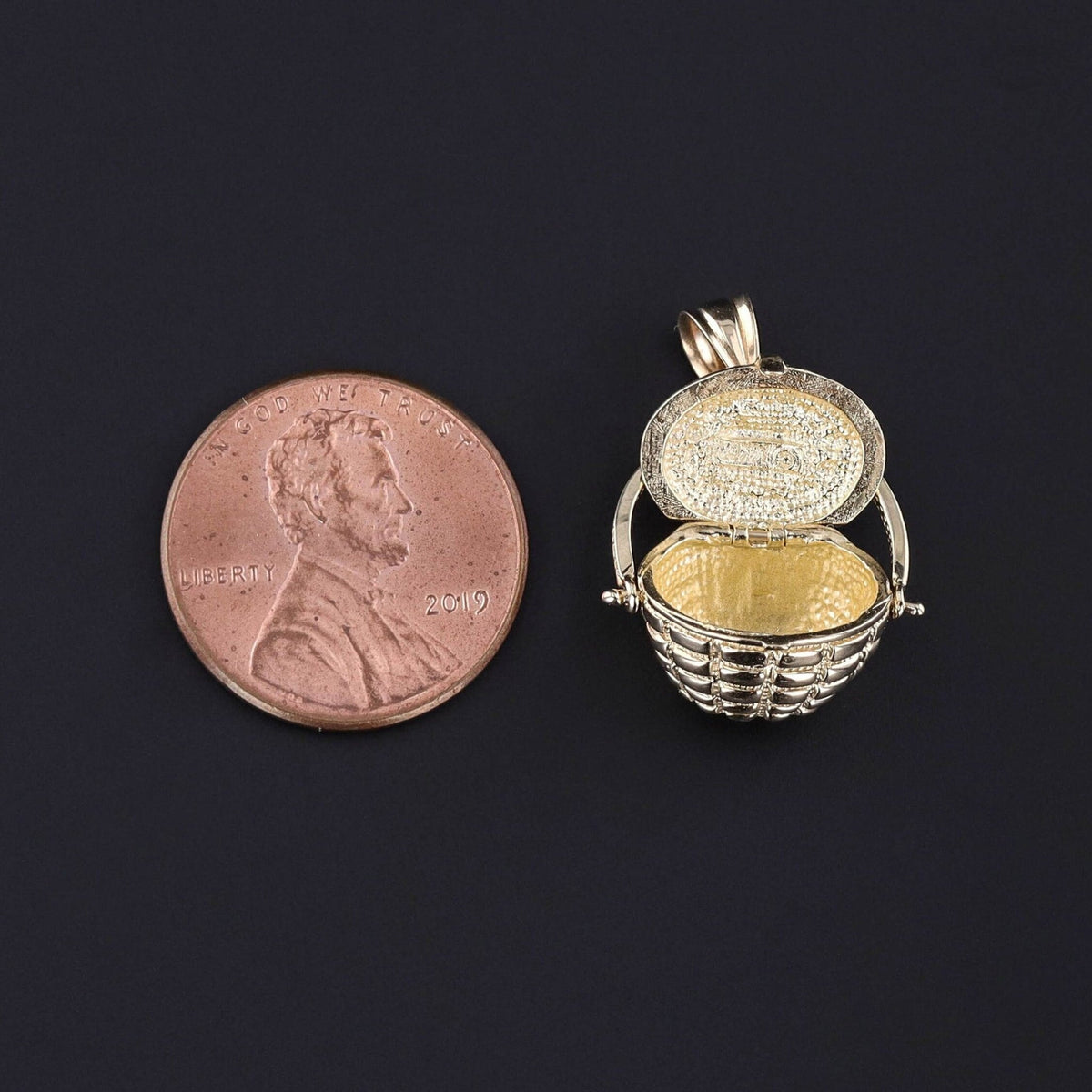 Vintage Basket Pendant of 14k Gold - Trademark Antiques
