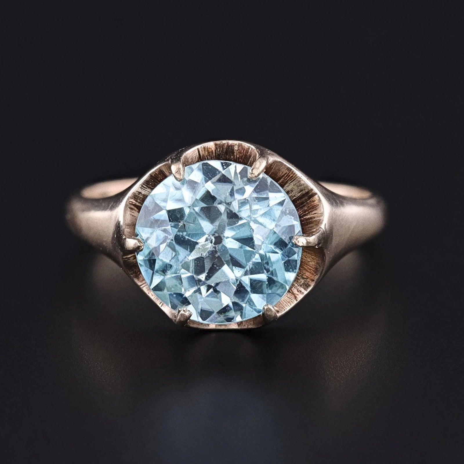 Vintage Blue Zircon Ring of 14k Gold - Trademark Antiques
