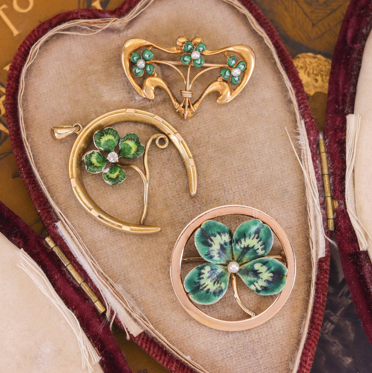 Vintage Clover Brooch of 14k Gold - Trademark Antiques