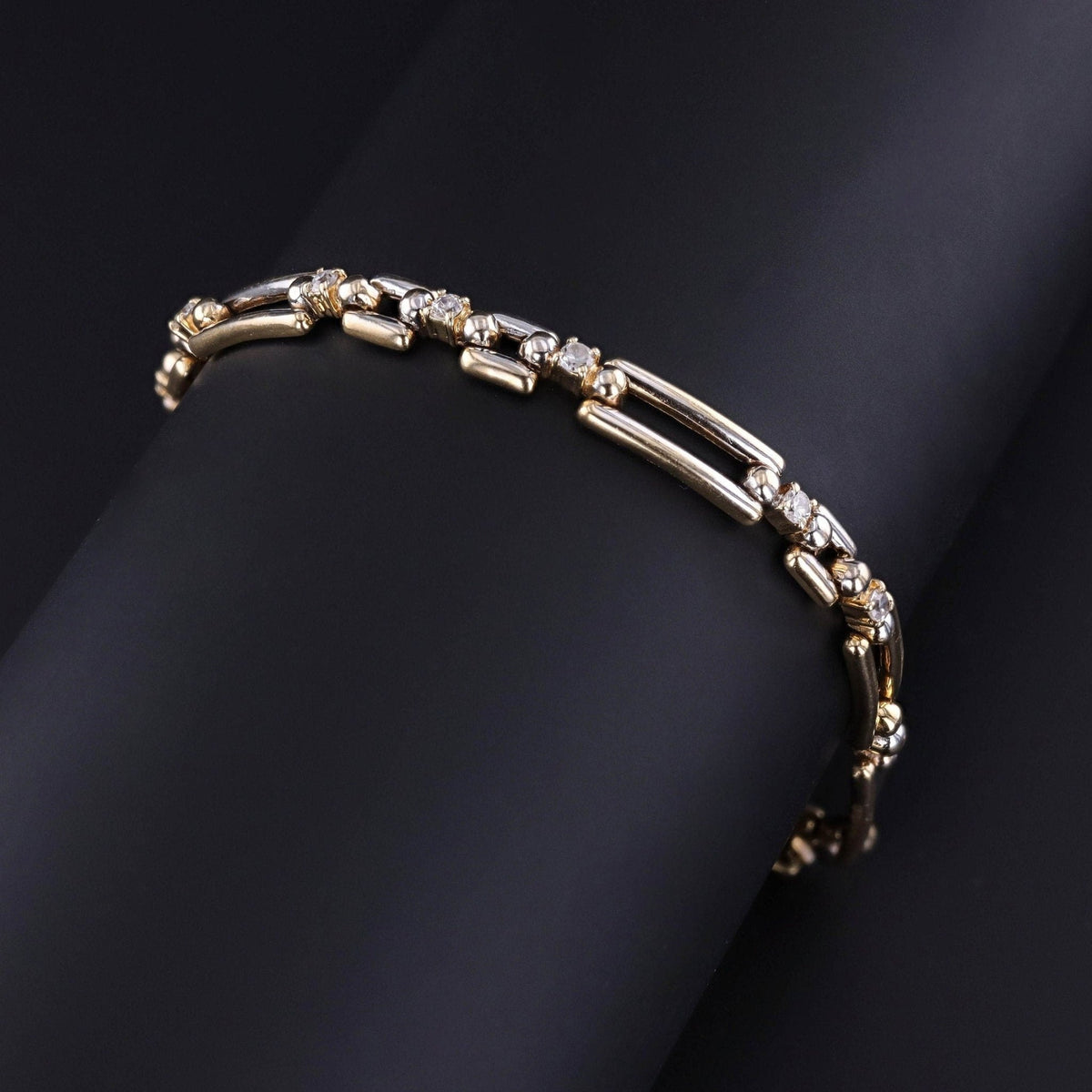 Vintage Diamond Bracelet of 18k Gold - Trademark Antiques
