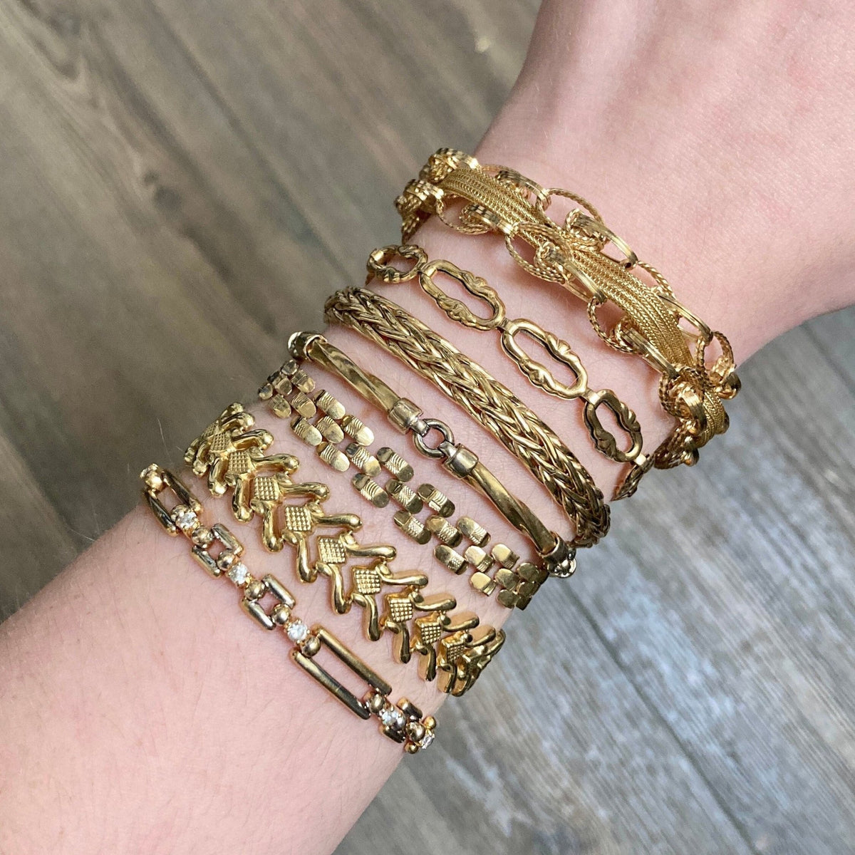 Vintage Diamond Bracelet of 18k Gold - Trademark Antiques