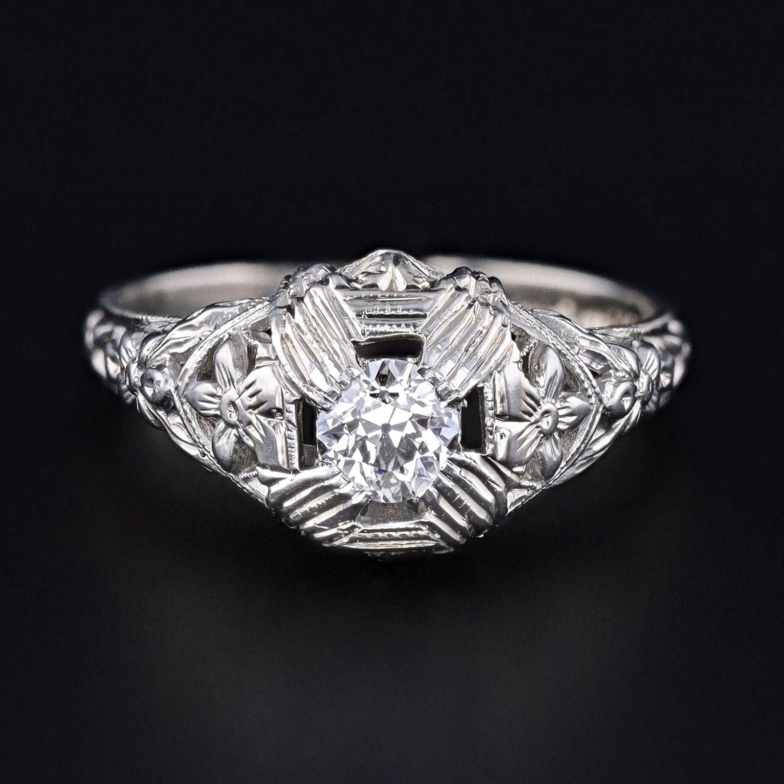 Vintage Diamond Engagement Ring of 18k White Gold - Trademark Antiques