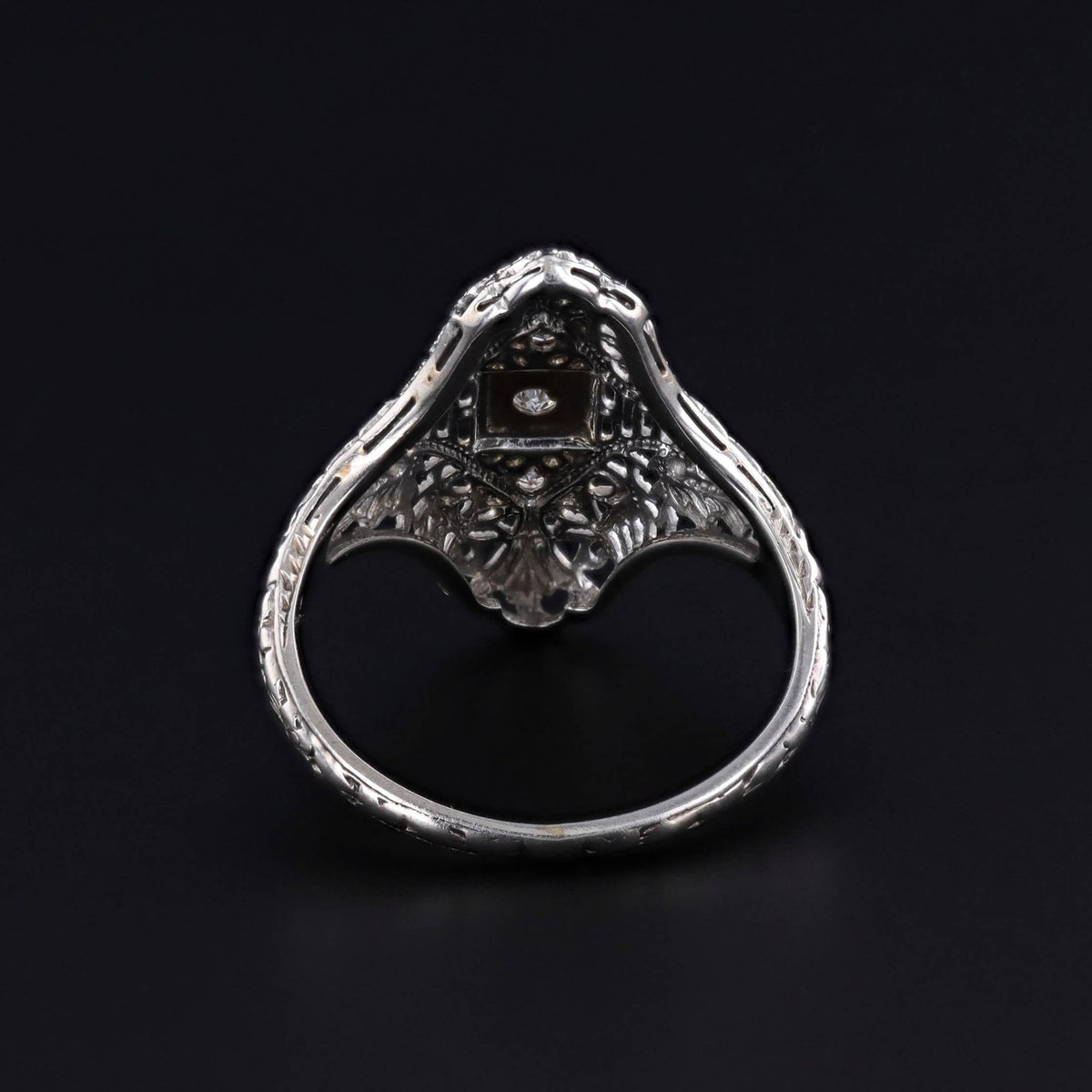 Vintage Diamond Filigree Ring of 18k White Gold - Trademark Antiques