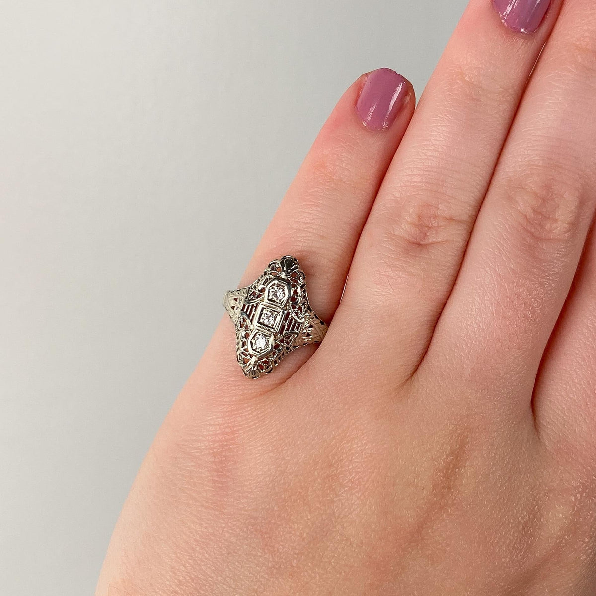 Vintage Diamond Filigree Ring of 18k White Gold - Trademark Antiques