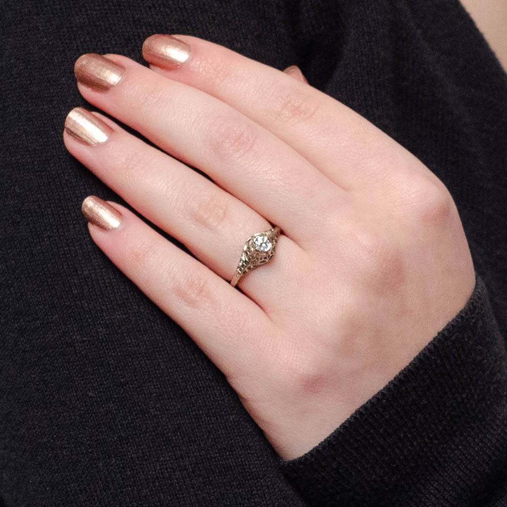 Vintage Diamond Filigree Ring of 18k White Gold - Trademark Antiques